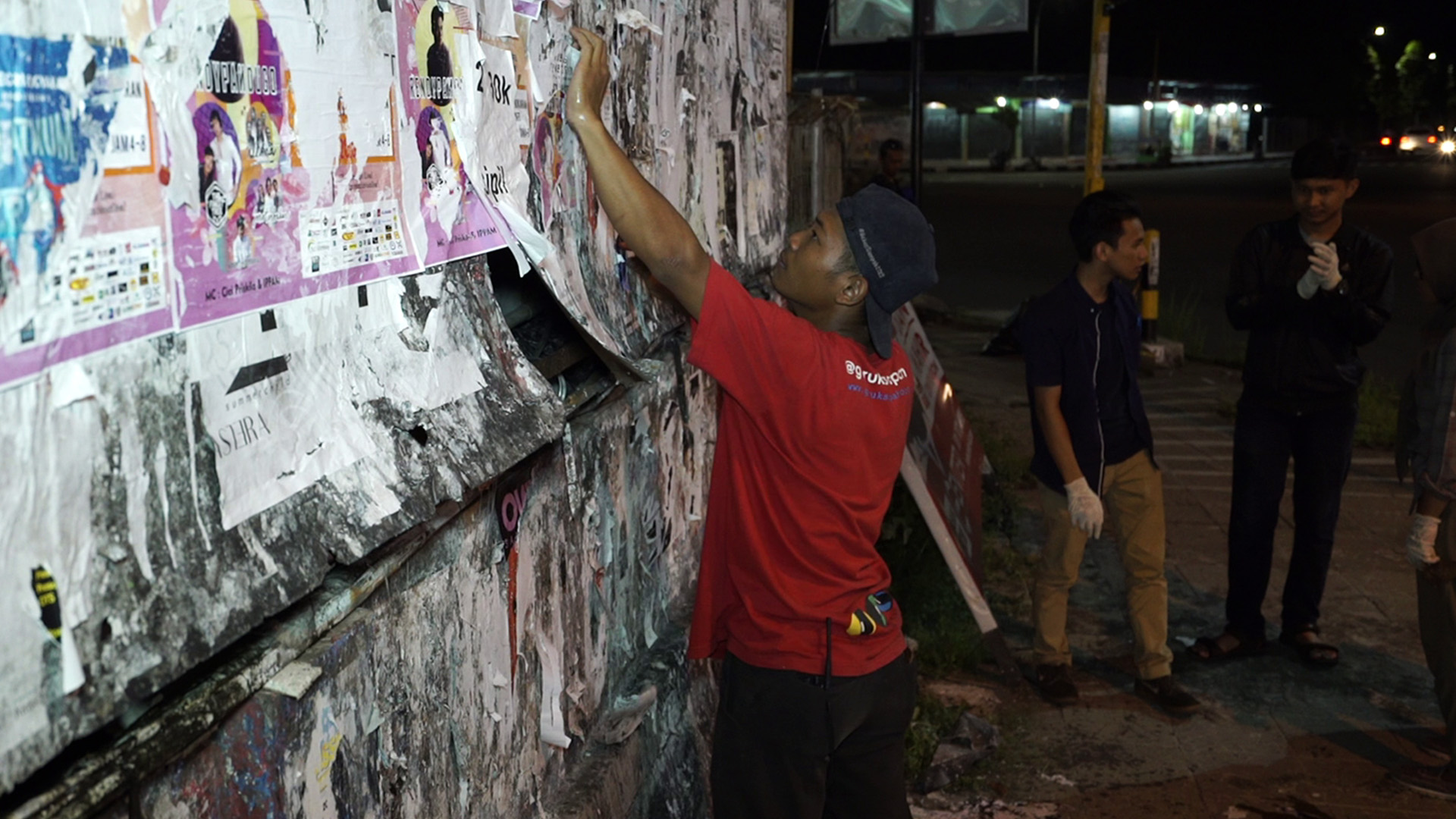 Cara Anak Muda Jogja Perangi Sampah Visual Keren Abis, - Night - HD Wallpaper 
