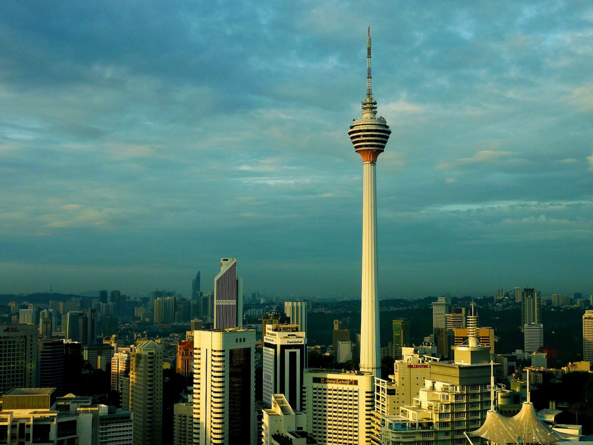 Architecture Kuala Lumpur Tower 444481 Wallpaper Wallpaper - Observation Tower Kuala Lumpur - HD Wallpaper 