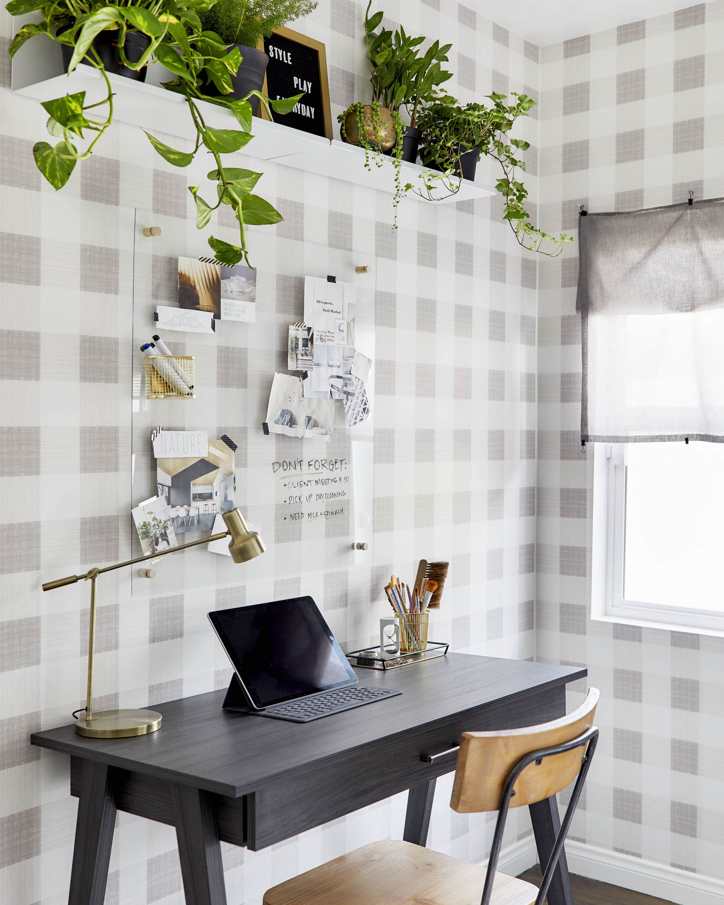 Tempaper - Table - HD Wallpaper 