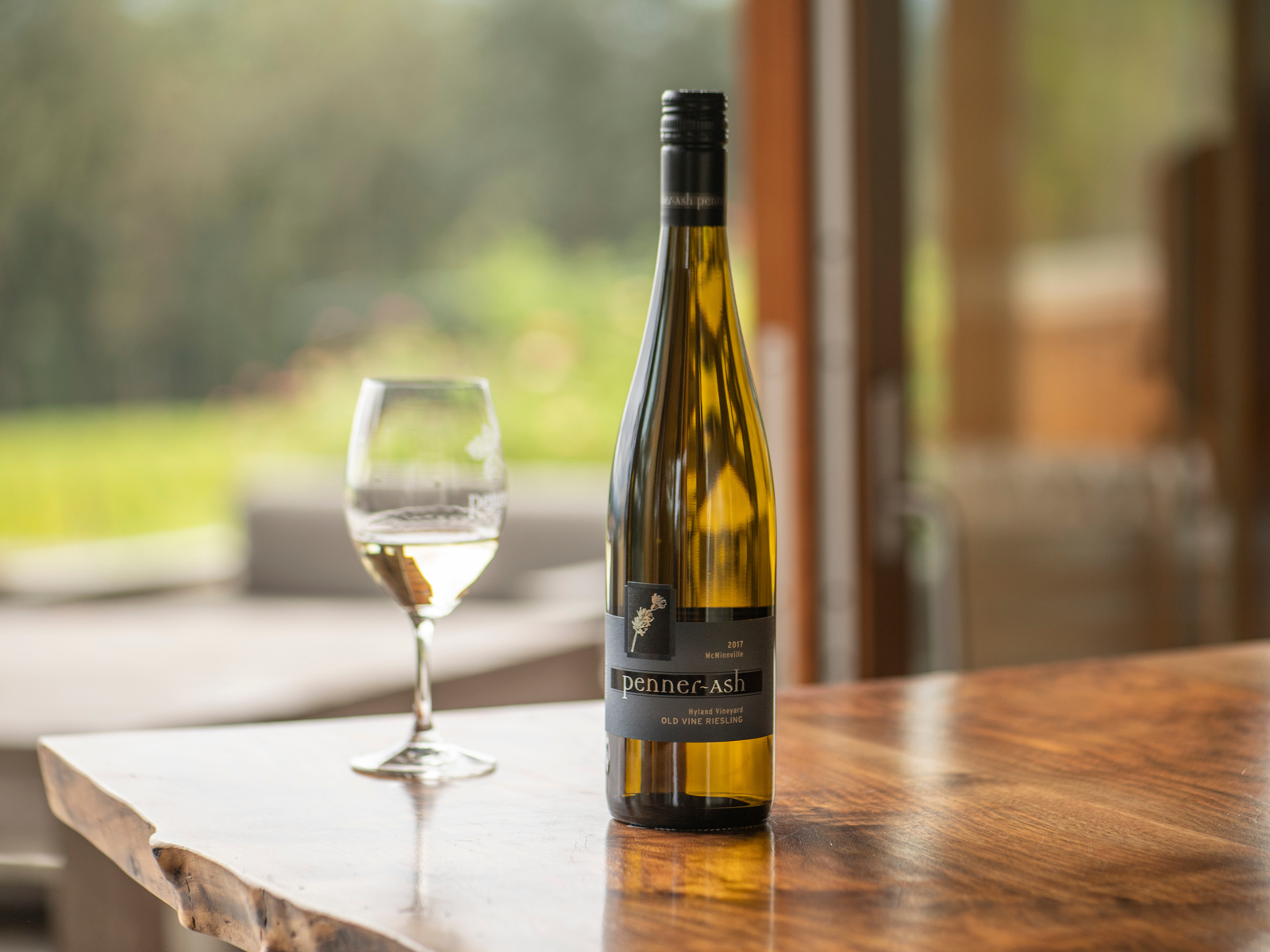 Glass Bottle - HD Wallpaper 