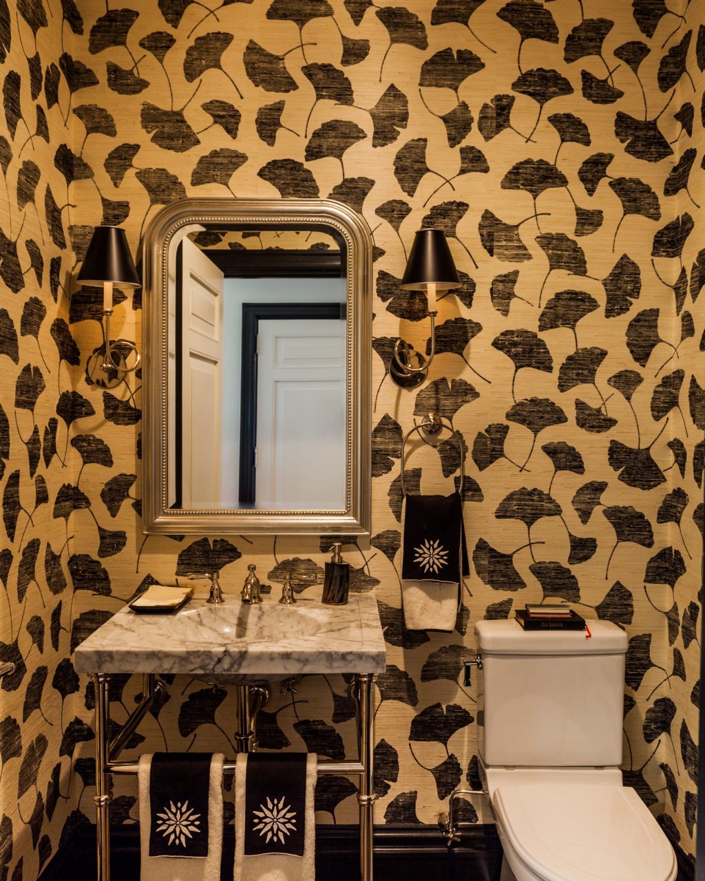 Bathroom - HD Wallpaper 