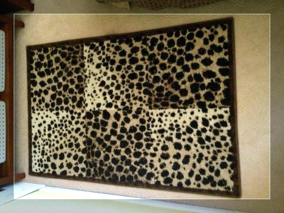 Cheetah Print Wallpaper Animal Print Bedroom Decor - Floor - HD Wallpaper 
