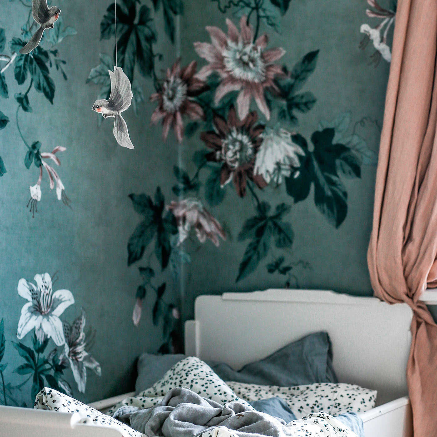 Sandberg Faded Passion Green - HD Wallpaper 