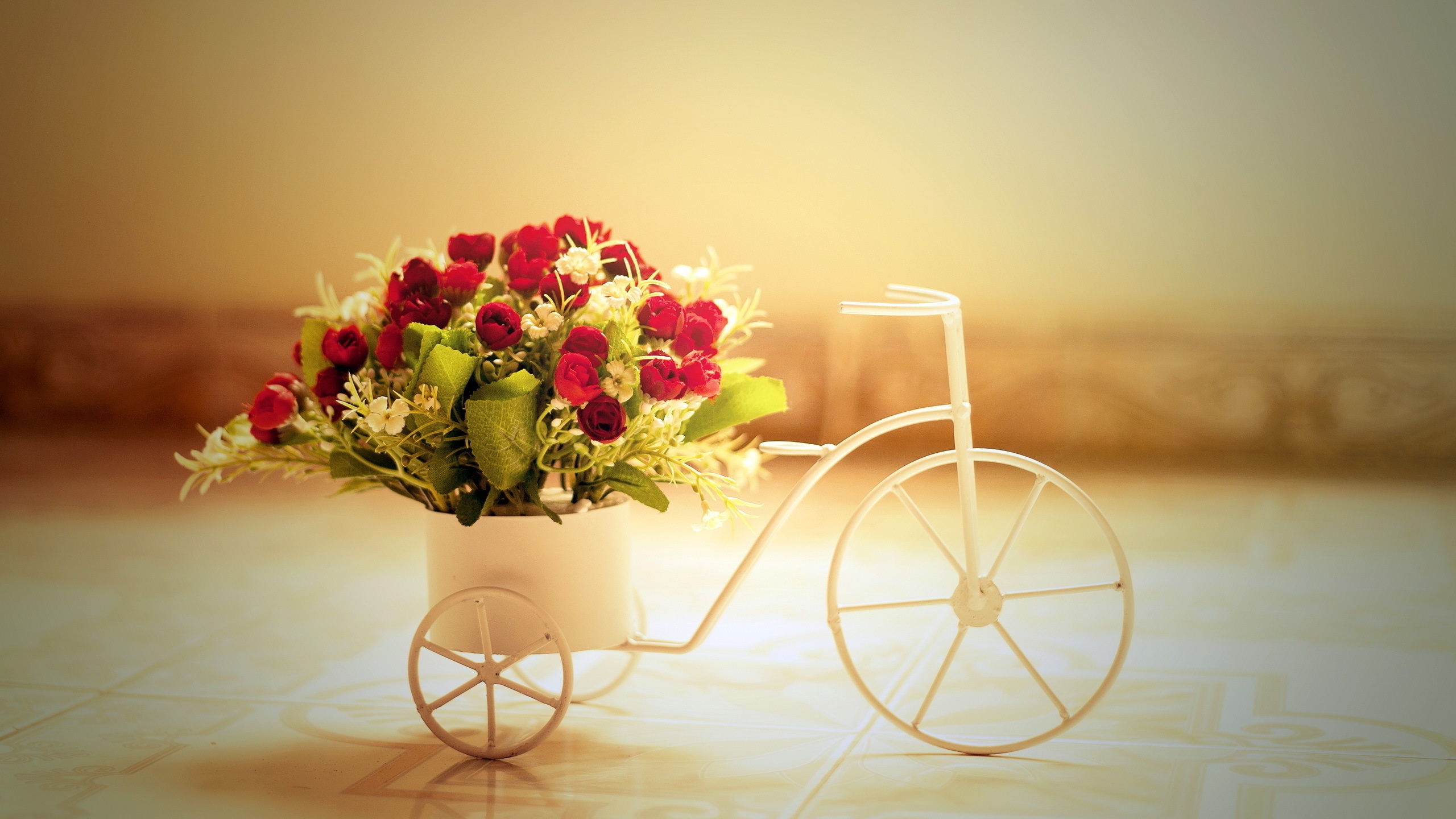 Bicycle With Flower Basket - HD Wallpaper 
