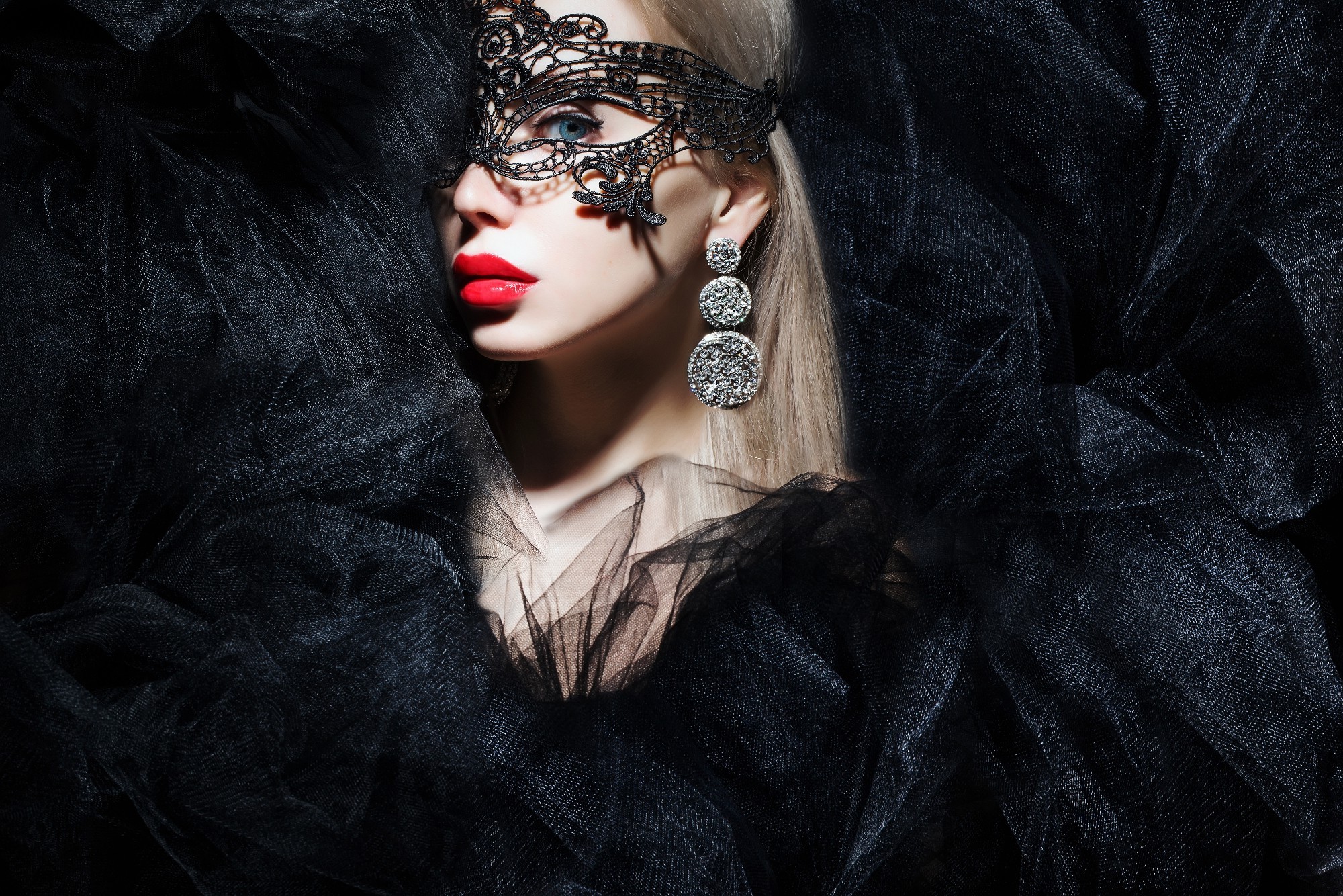 Women Mask Wallpaper Hd - HD Wallpaper 