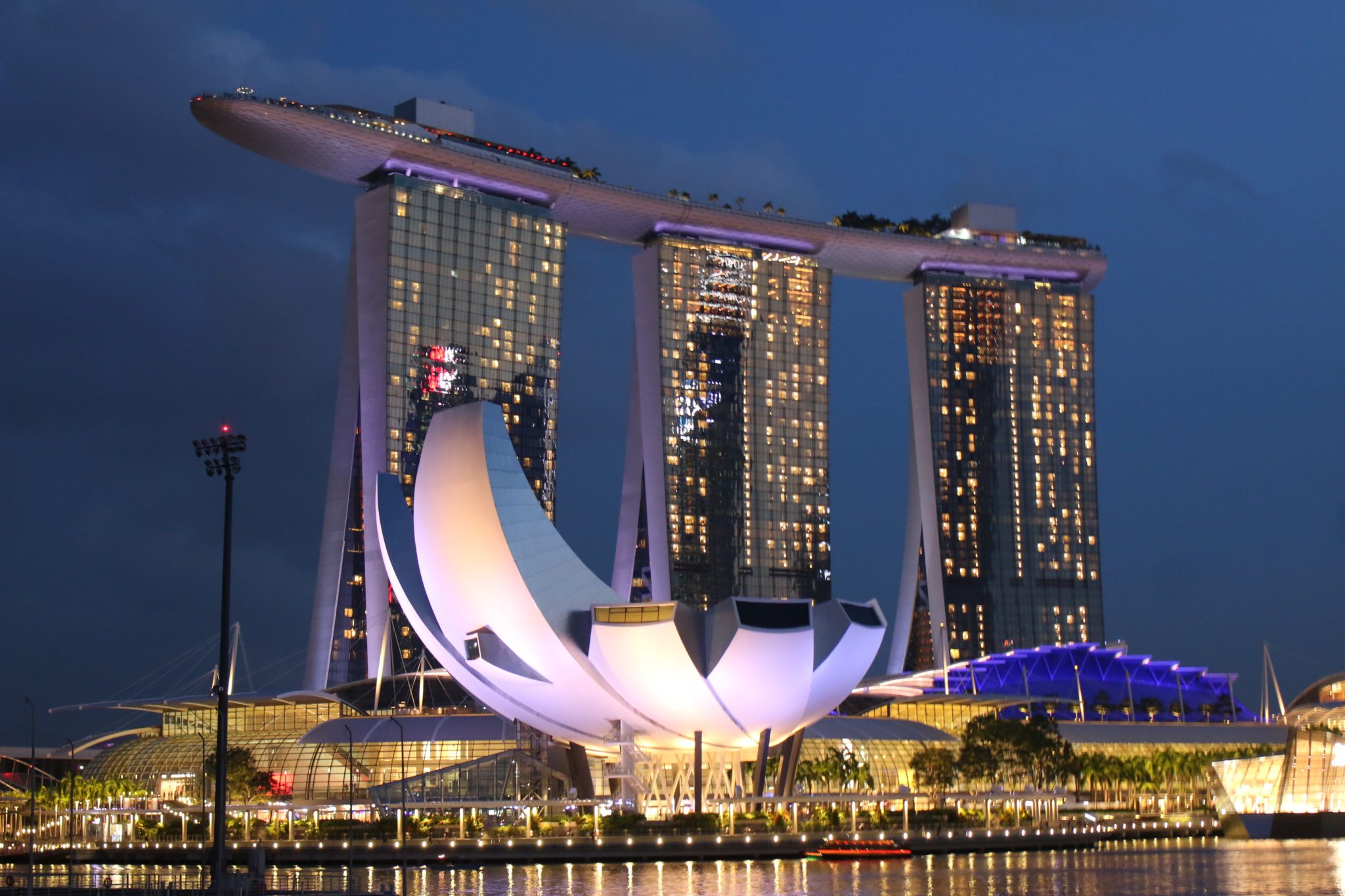 Merlion Park Singapore - Urban Area - HD Wallpaper 