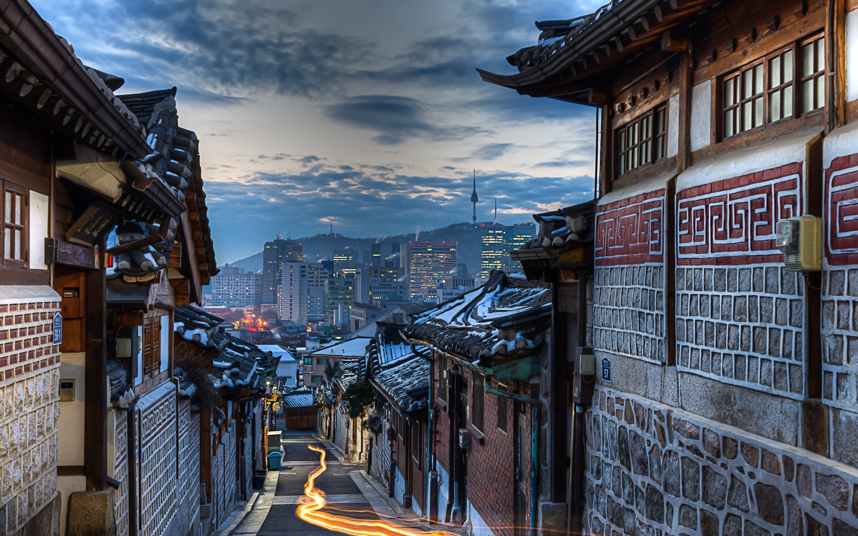 Bukchon Hanok Village - HD Wallpaper 