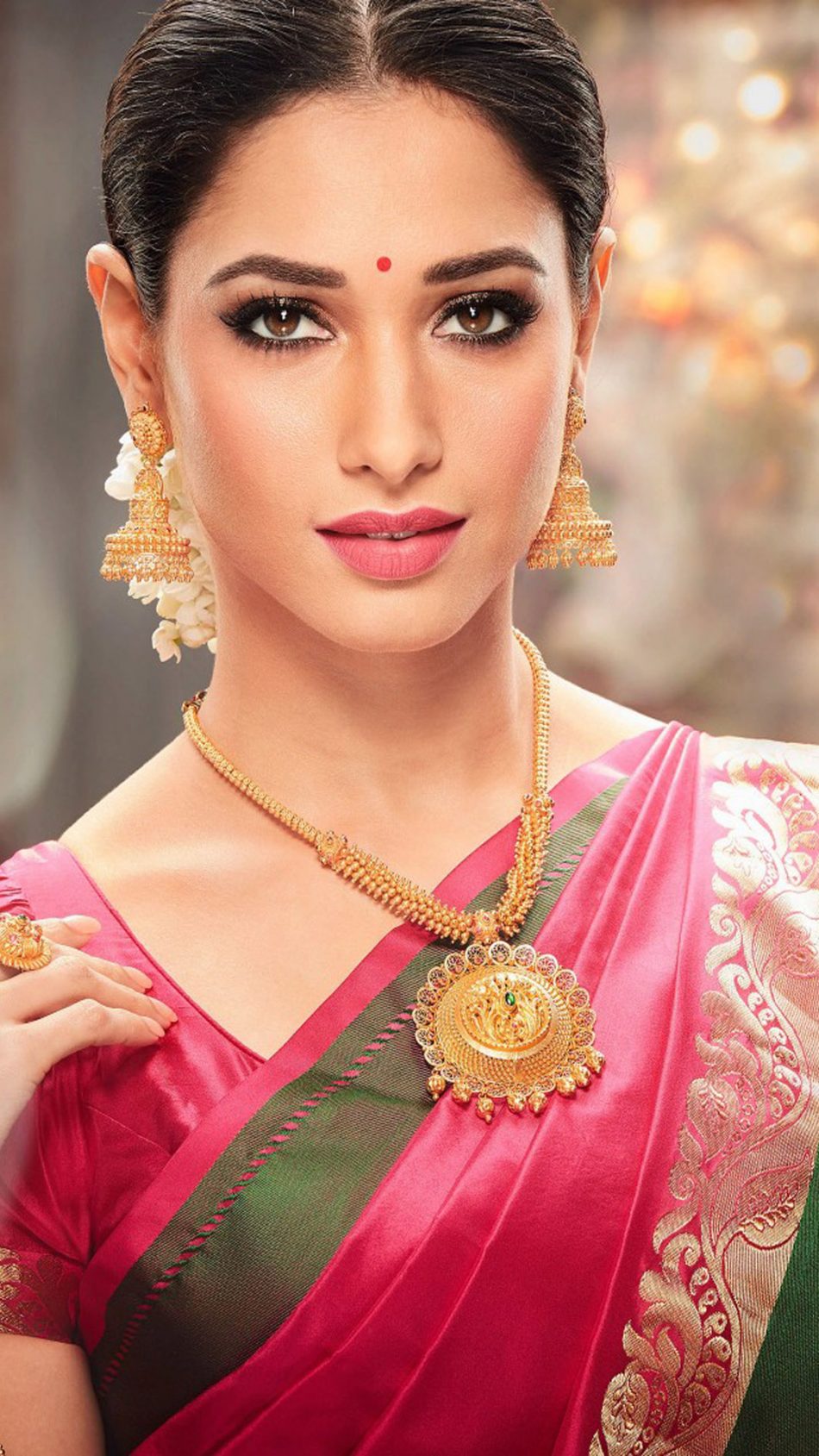 Tamannaah In Ethnic Traditional South Indian Saree - Traditional South Indian Saree - HD Wallpaper 