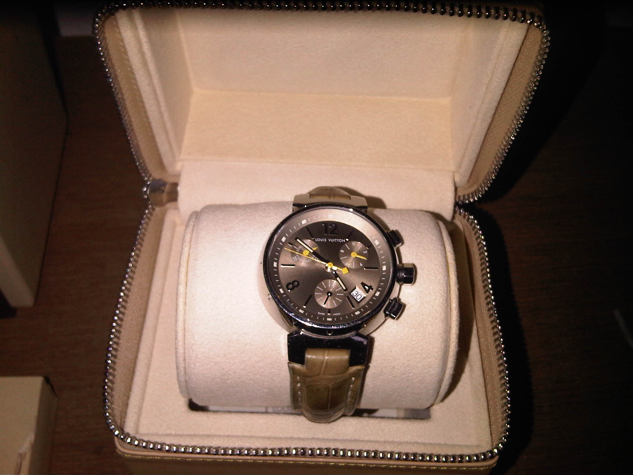 Jam Louis Vuitton Original - HD Wallpaper 