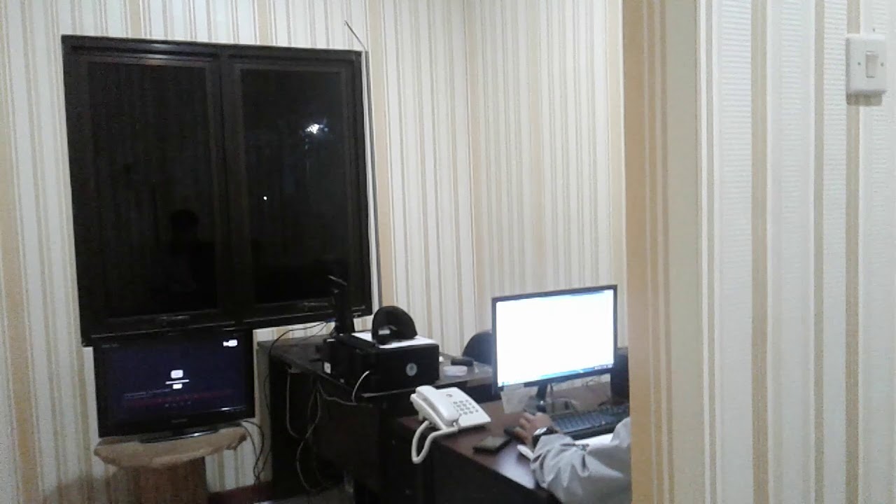 Computer Desk - HD Wallpaper 