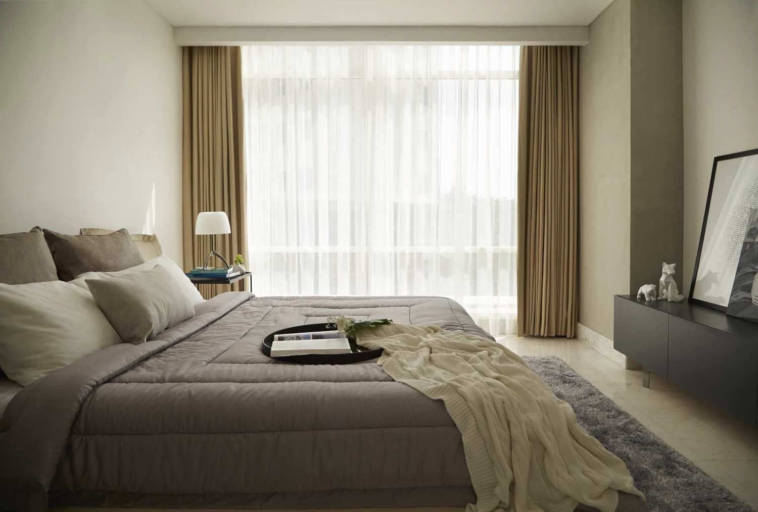 Kamar Tidur Minimalis Warna Coklat - HD Wallpaper 