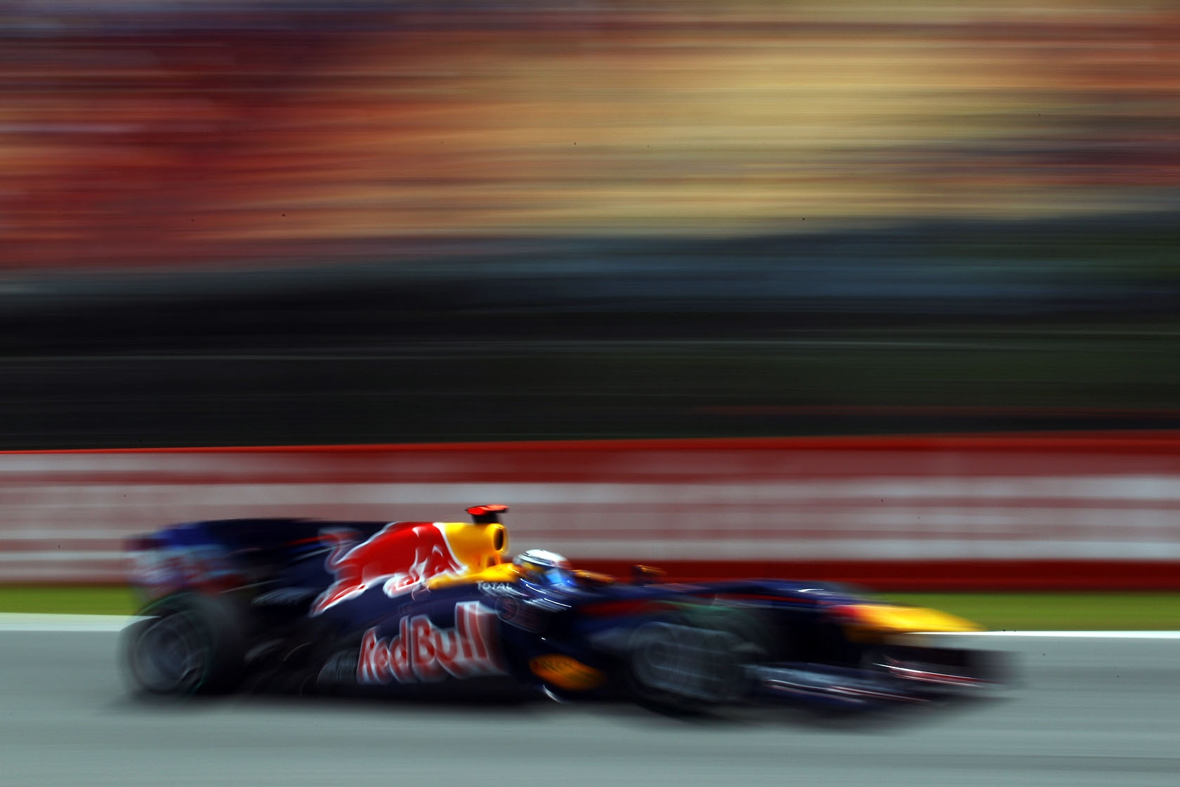 Formula One Blurry - HD Wallpaper 