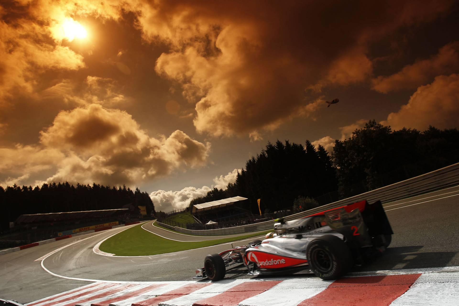 Formula Iphone Wallpaper - F1 2018 Spa Francorchamps - HD Wallpaper 