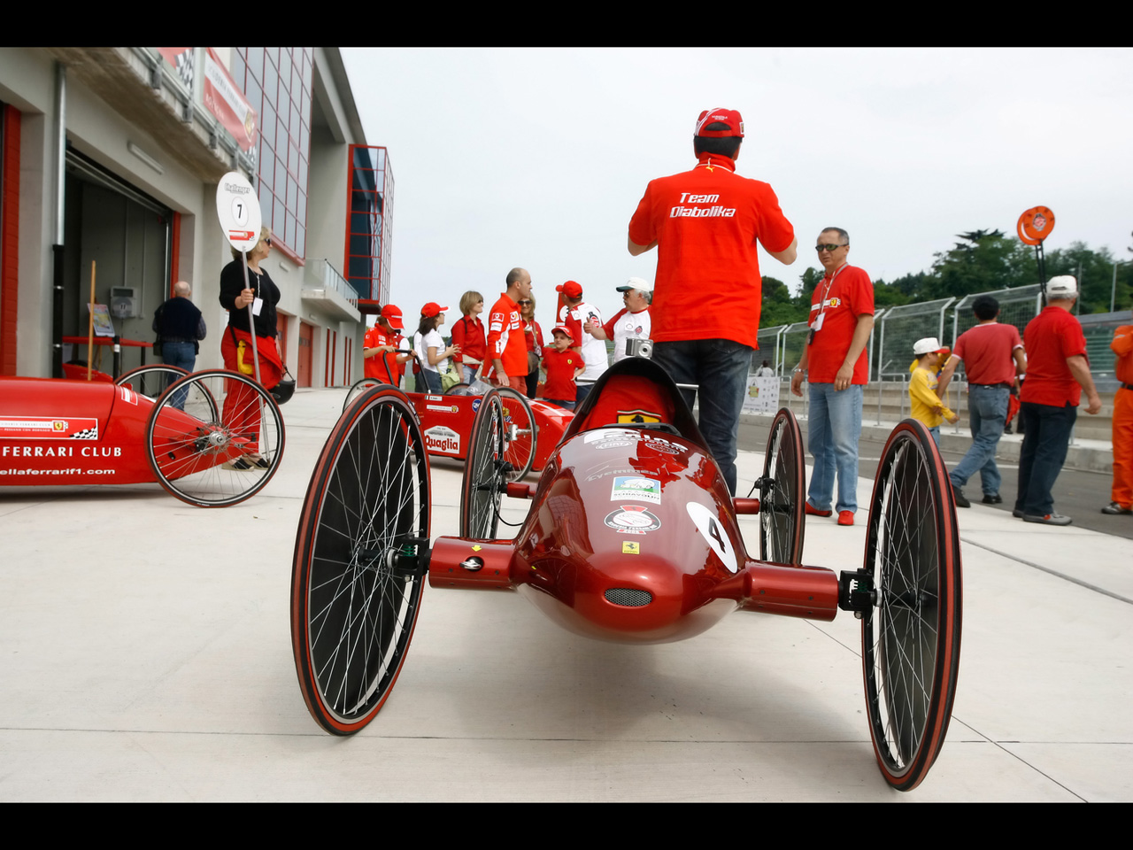 Scuderia Ferrari - HD Wallpaper 