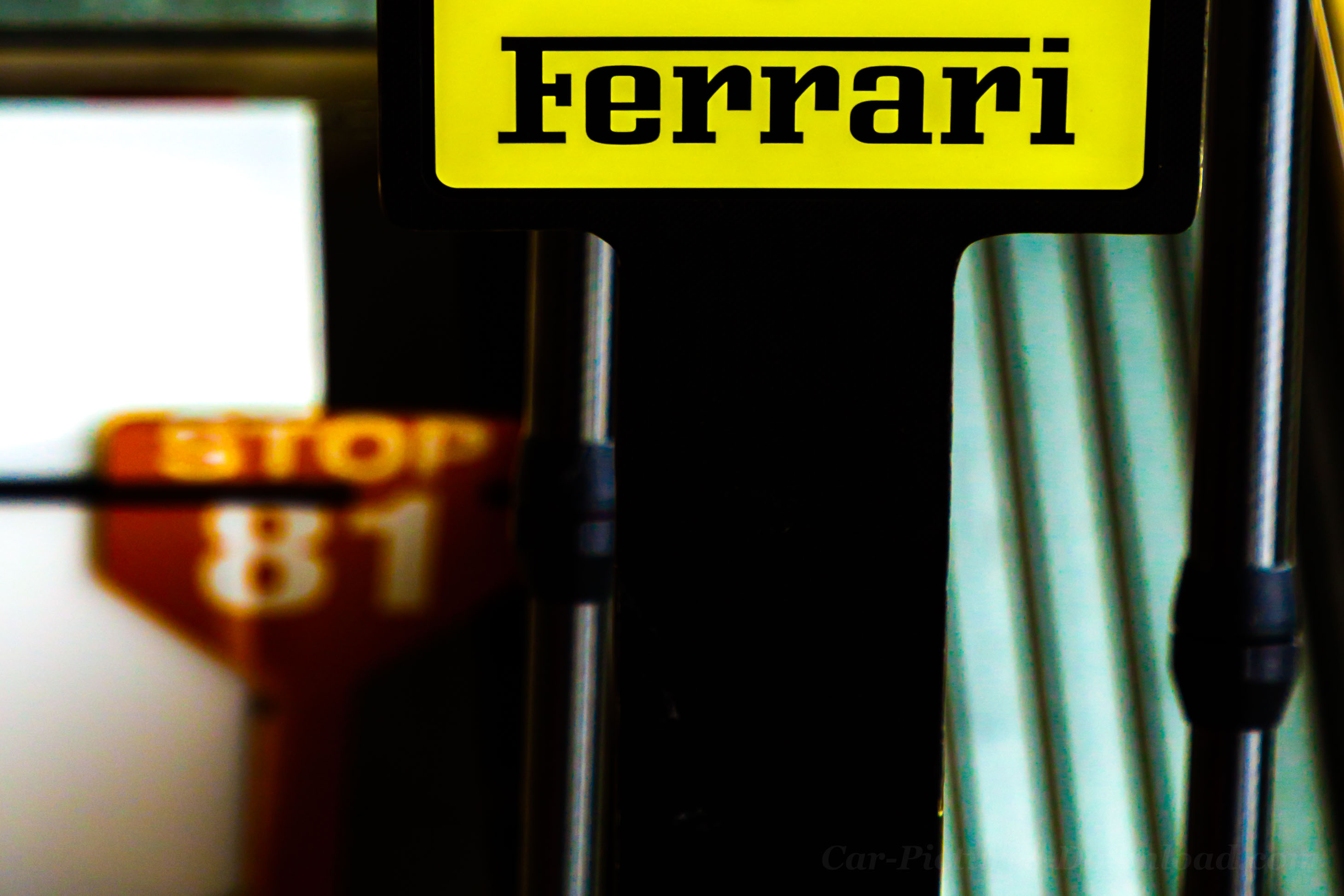 Ferrari - HD Wallpaper 