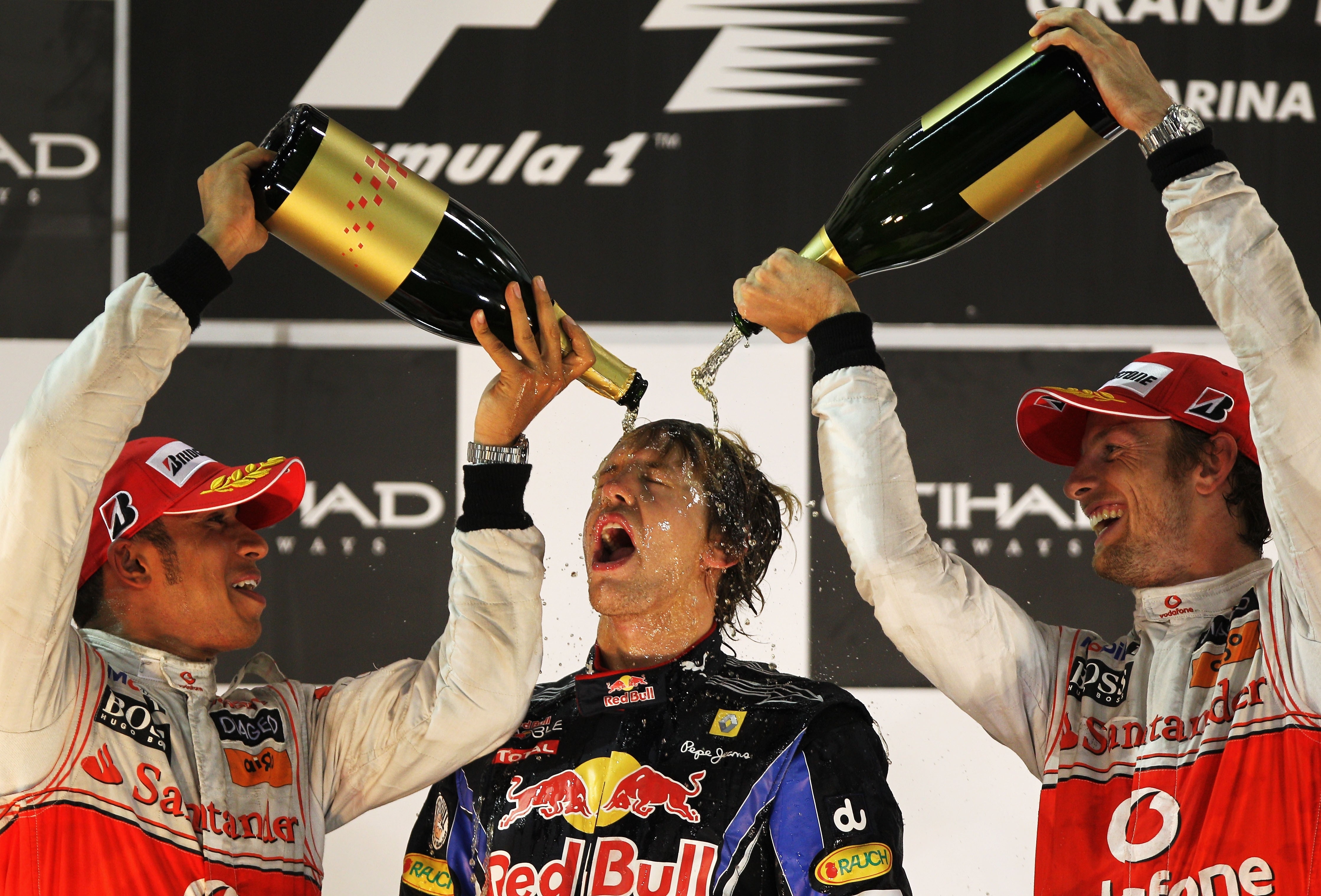 Formula One Abu Dhabi Sebastian Vettel Jenson Button - Sebastian Vettel World Champion 2010 - HD Wallpaper 