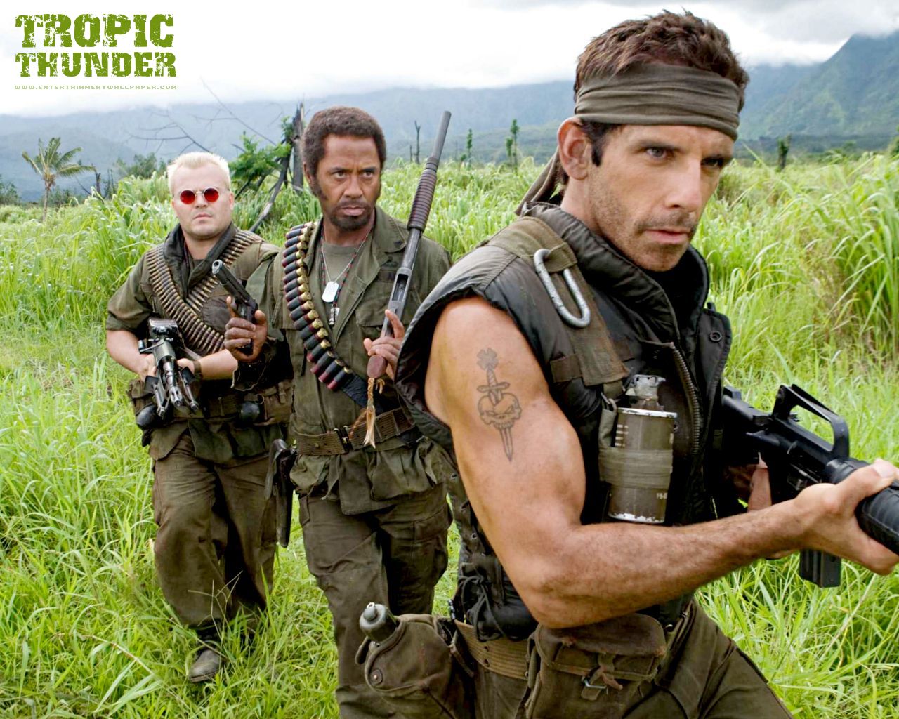 Tropic Thunder Wallpaper 10013227 Size More Tropic - Robert Downey Jr Tropic Thunder - HD Wallpaper 