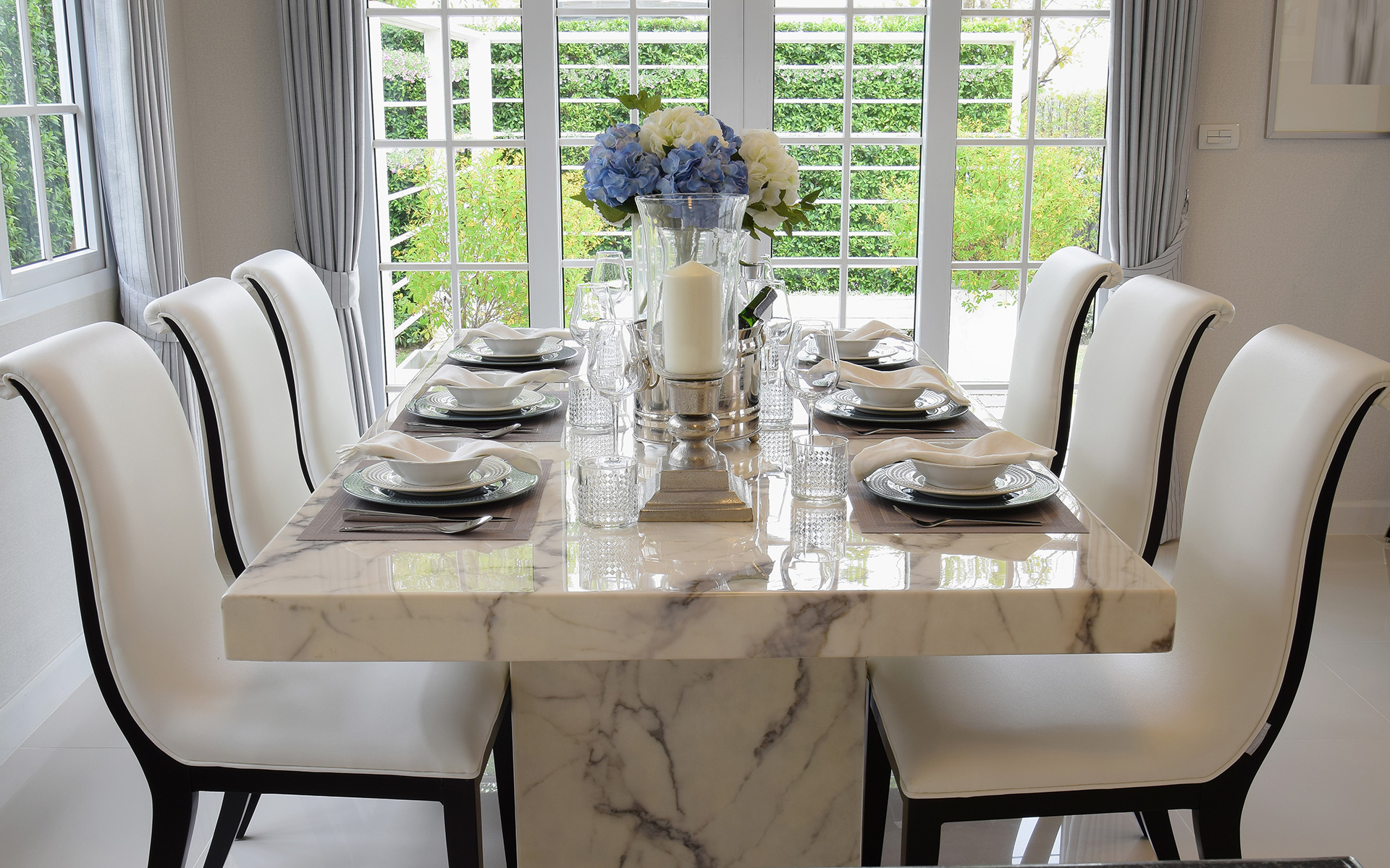 Center Center - Modern Setting Dining Table - HD Wallpaper 