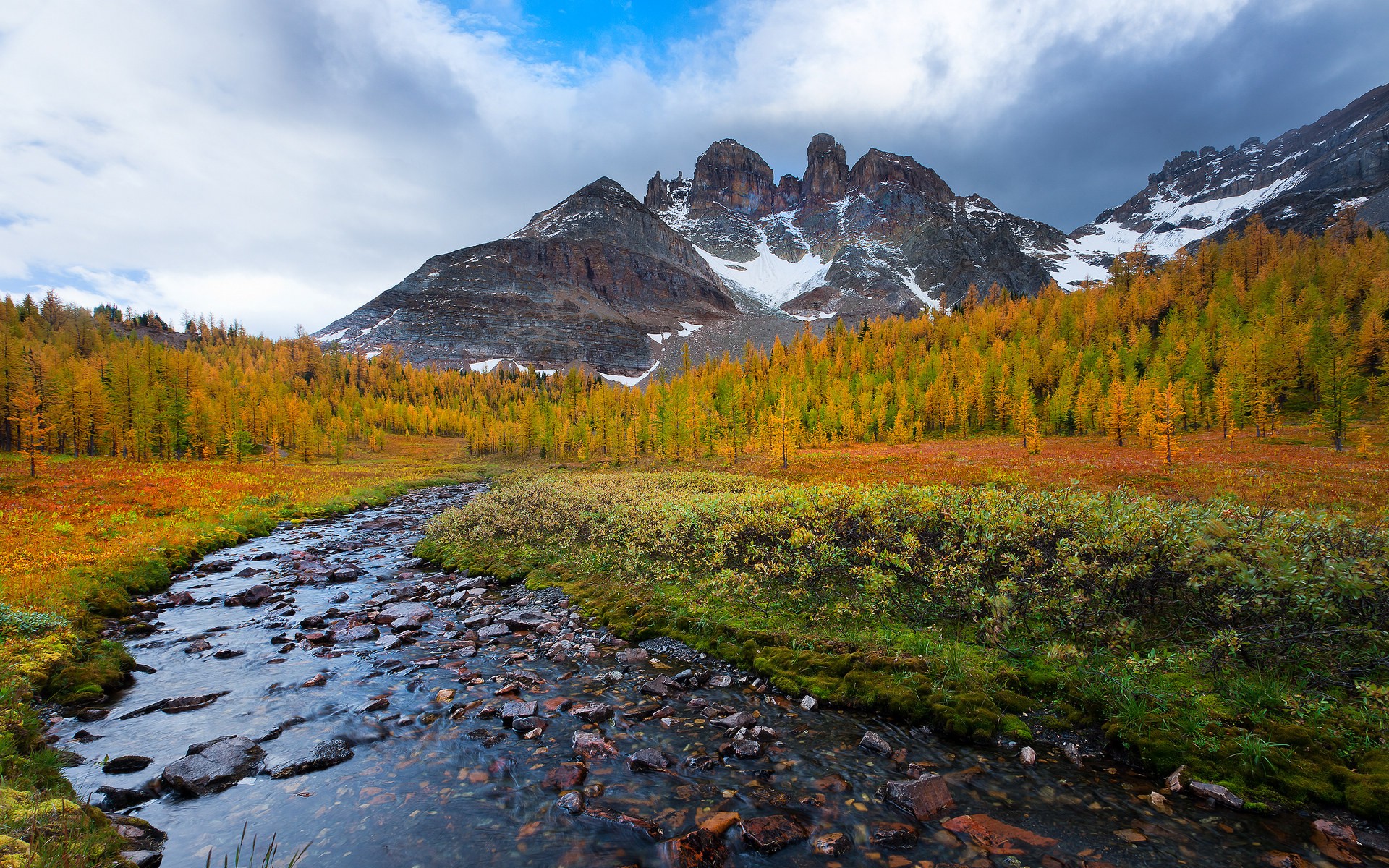 Wallpaper - Landscape Mountain With Stream - HD Wallpaper 