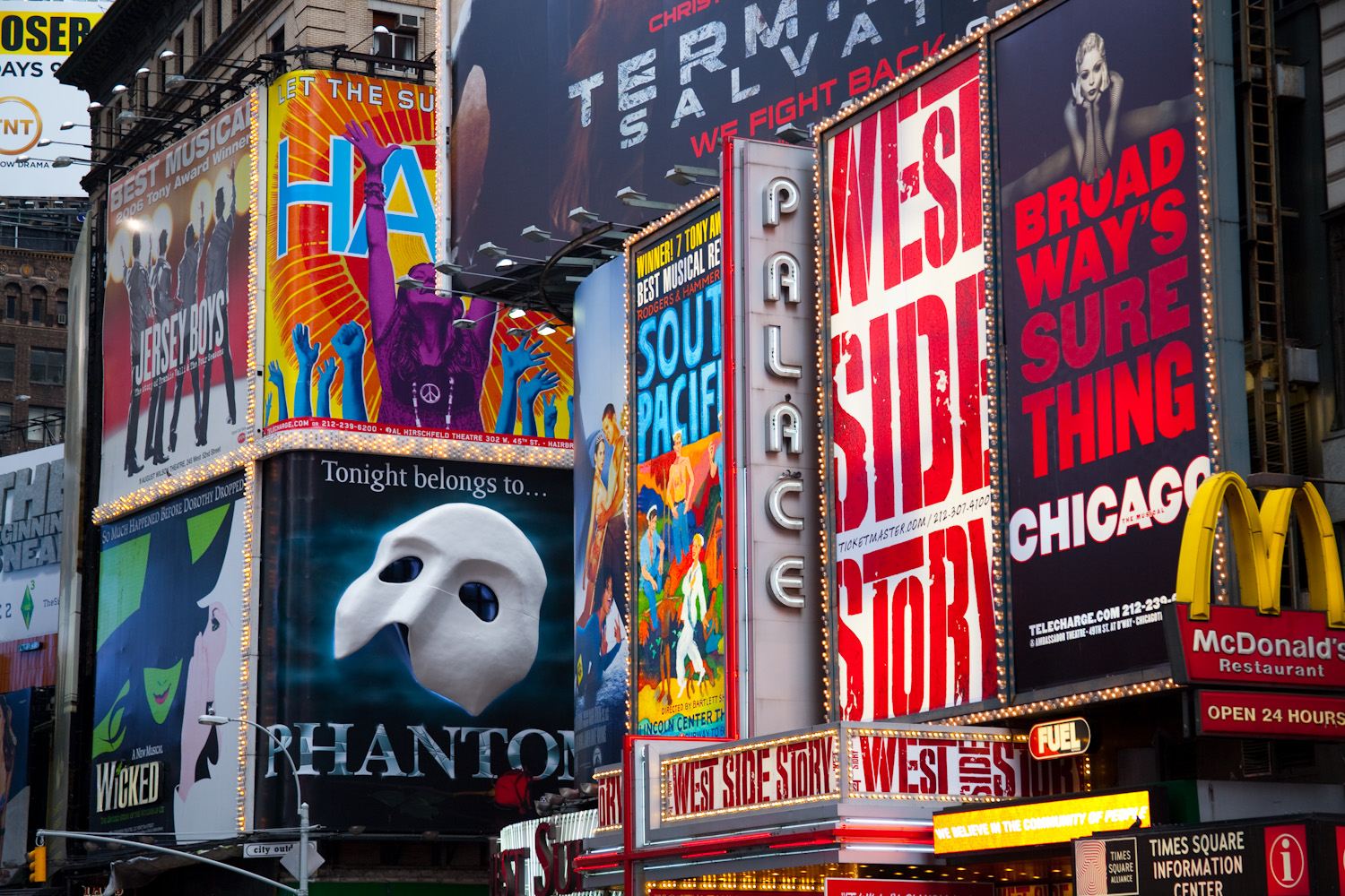 Broadway - HD Wallpaper 