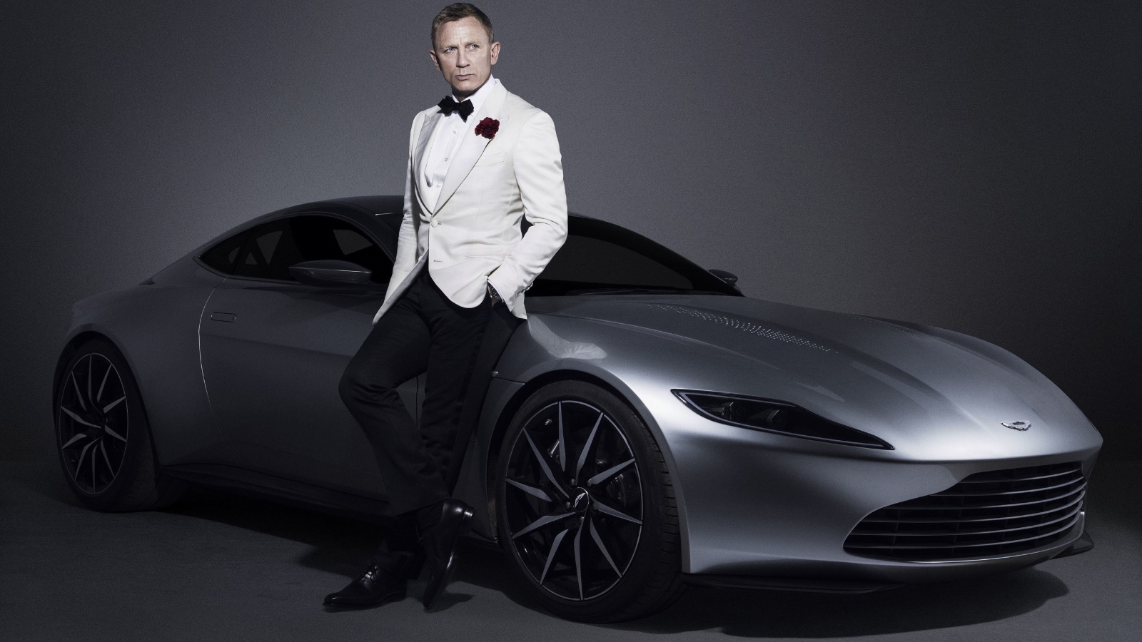 Aston Martín James Bond - HD Wallpaper 