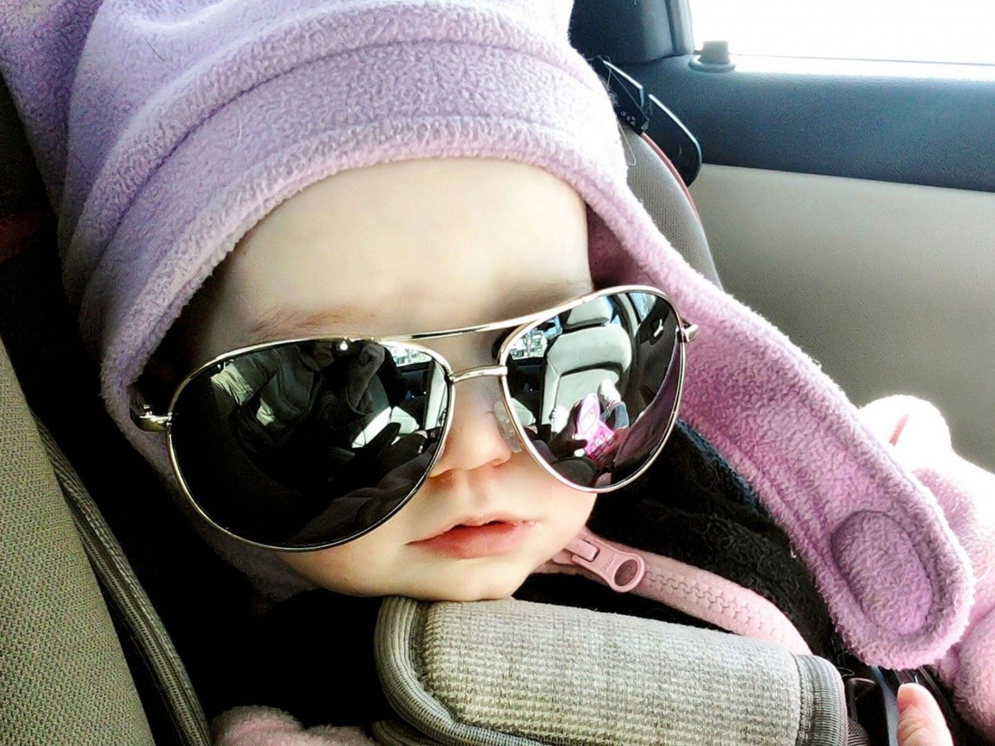 Baby With Big Sunglasses - HD Wallpaper 