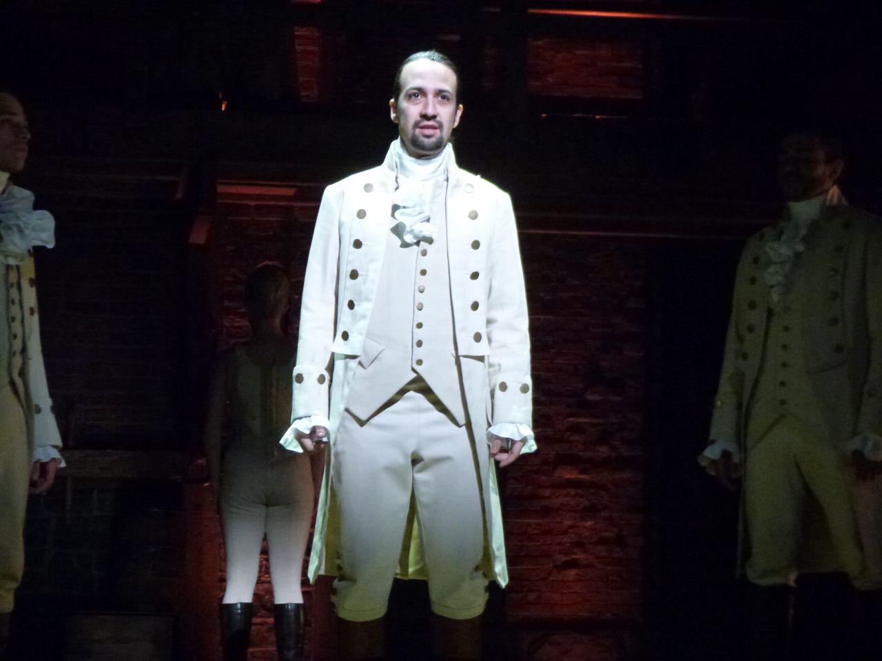 Lin Manuel Miranda, Who Stars As Alexander Hamilton,rehearses - Manuel Miranda Alexander Hamilton - HD Wallpaper 