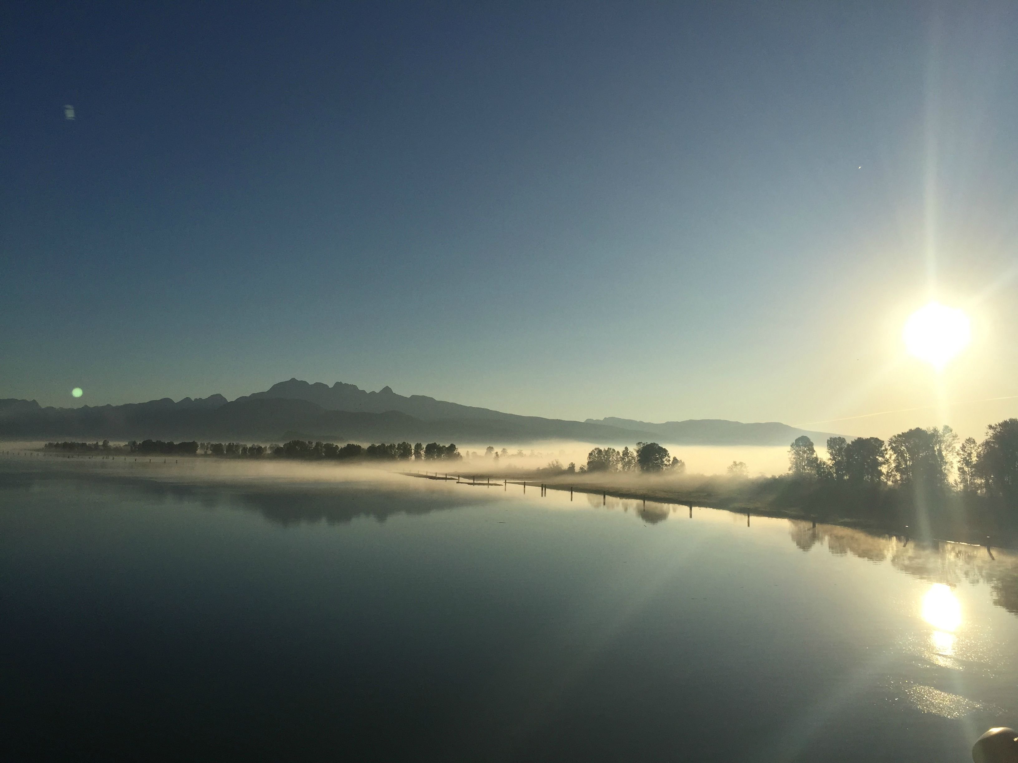 Pitt River At Pitt Meadows British Columbia Wallpaper - Reflection - HD Wallpaper 