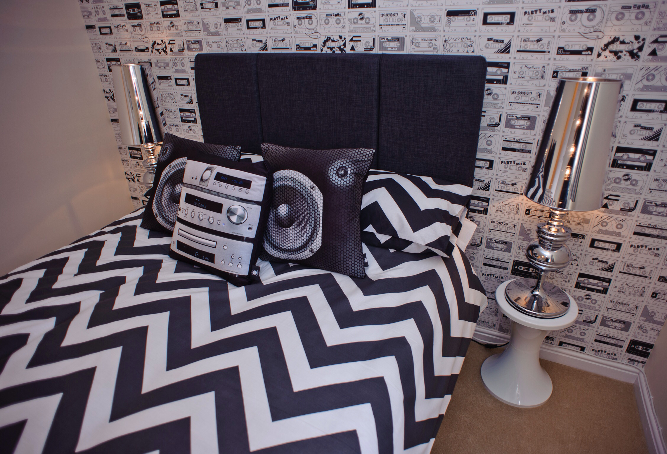 Music Themed Bedroom - HD Wallpaper 