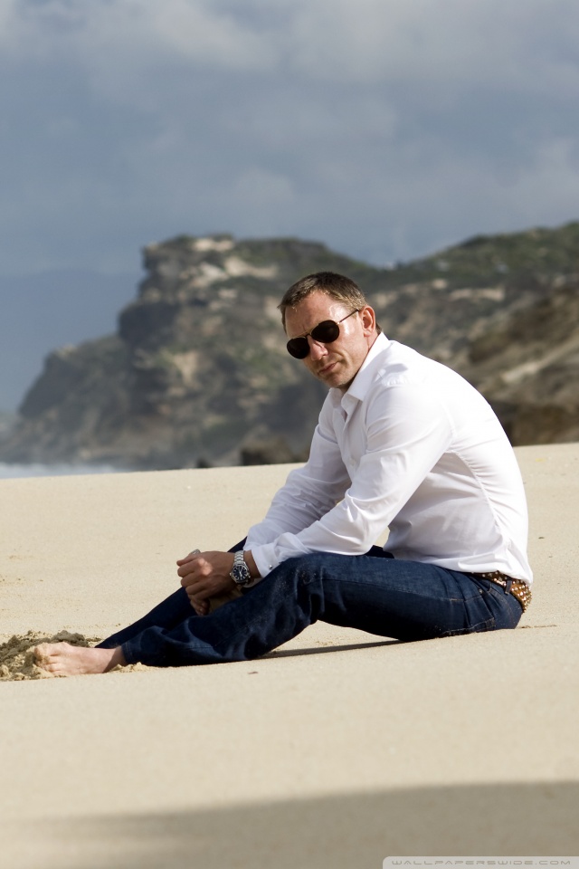 Daniel Craig Flashbacks Of A Fools - HD Wallpaper 