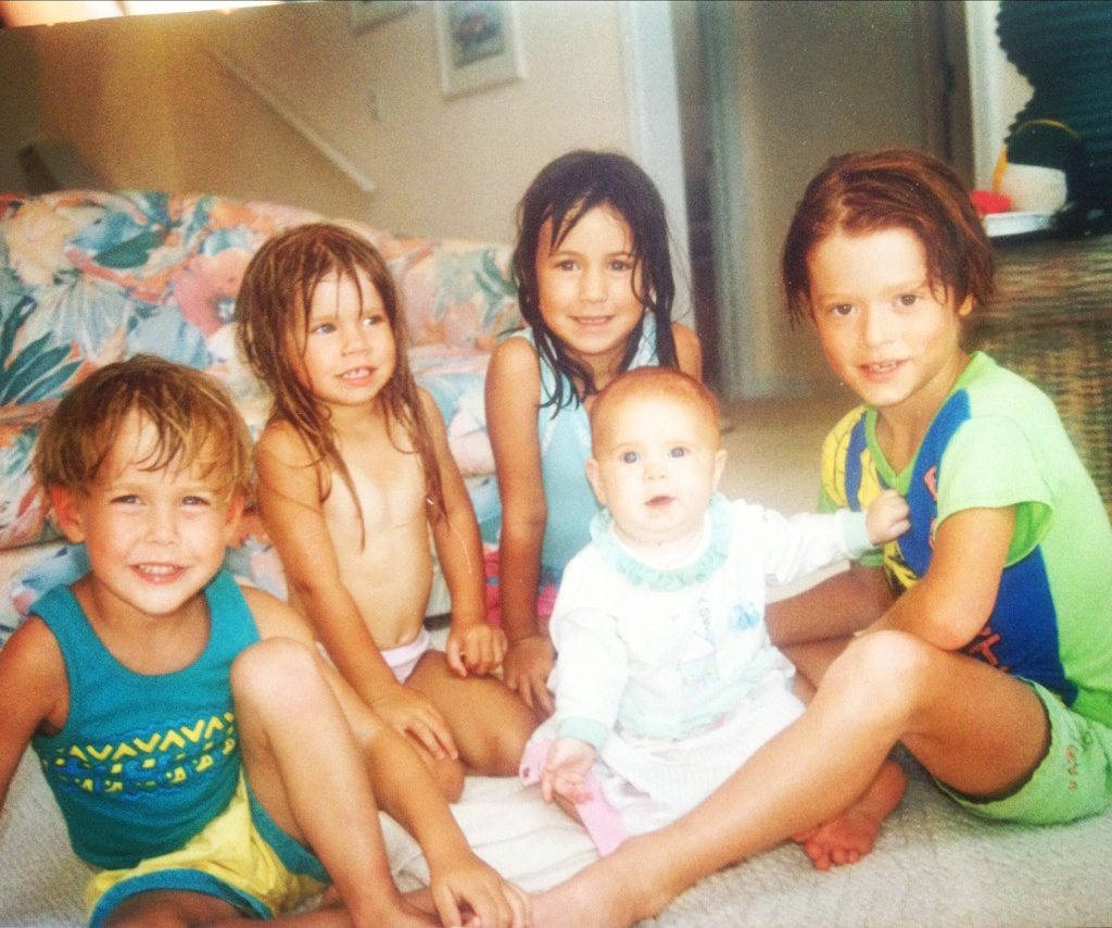Young Chord With His Brother And Sisters - Chord Overstreet Sisters - HD Wallpaper 