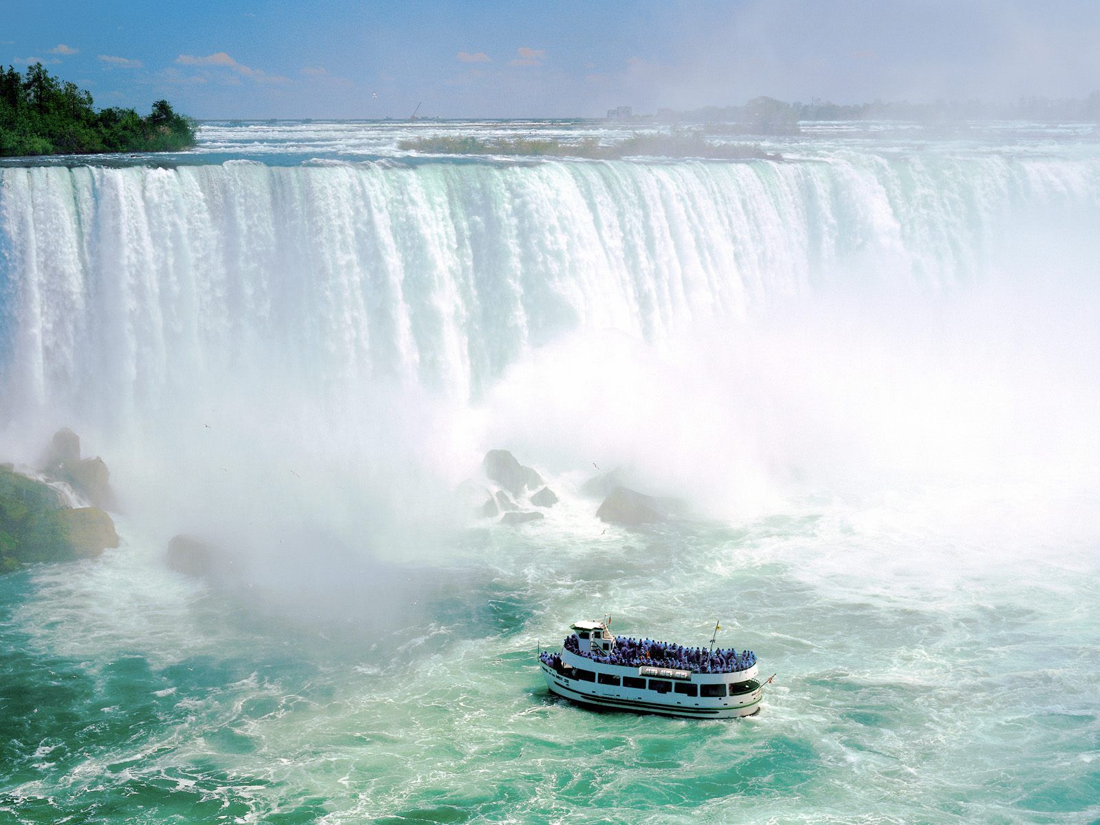 Maid Of The Mist Niagara Falls Ontario Canada1 Wallpaper - Al-masjid Al-nabawi - HD Wallpaper 