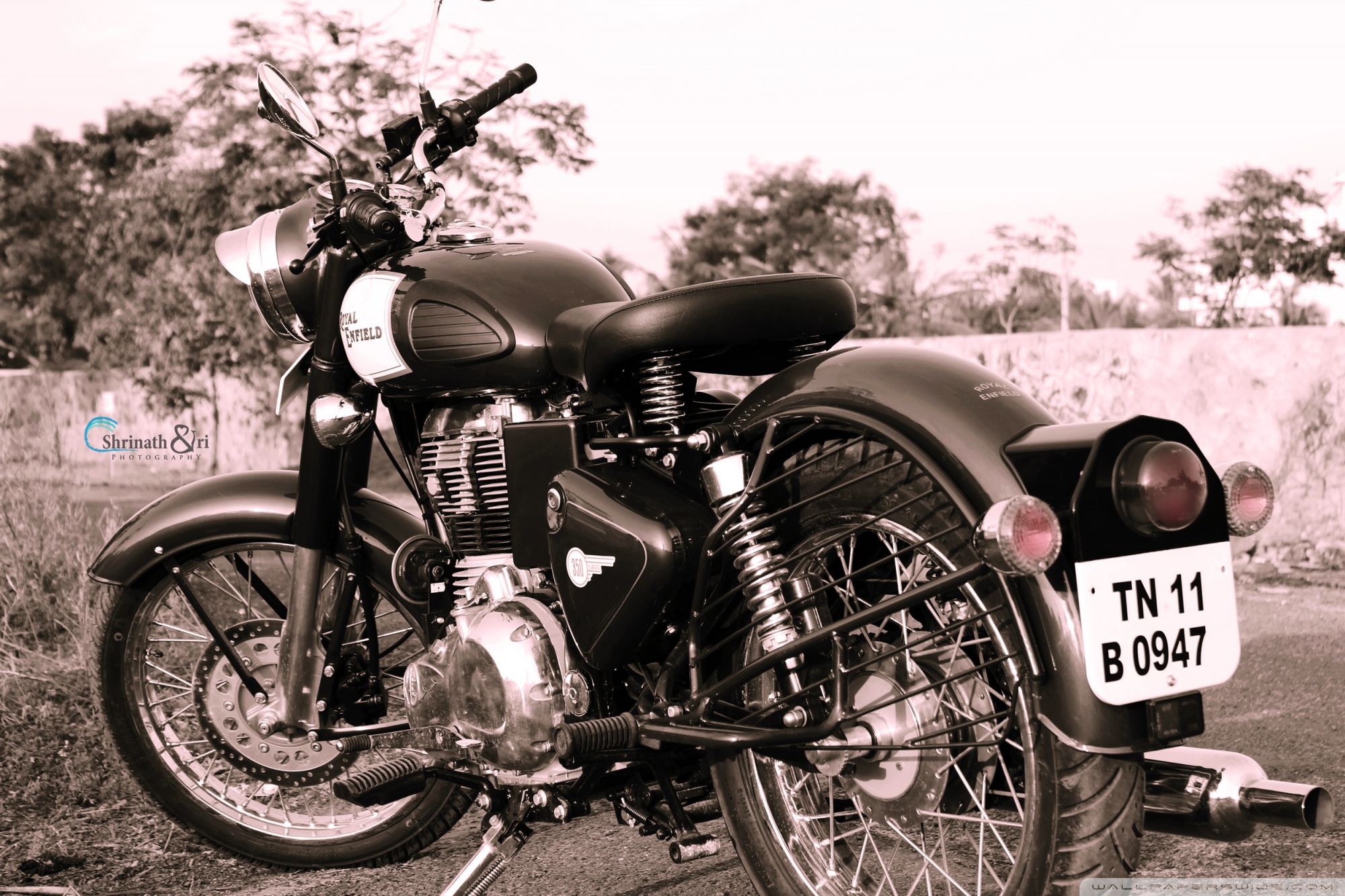 Royal Enfield Images Download - HD Wallpaper 