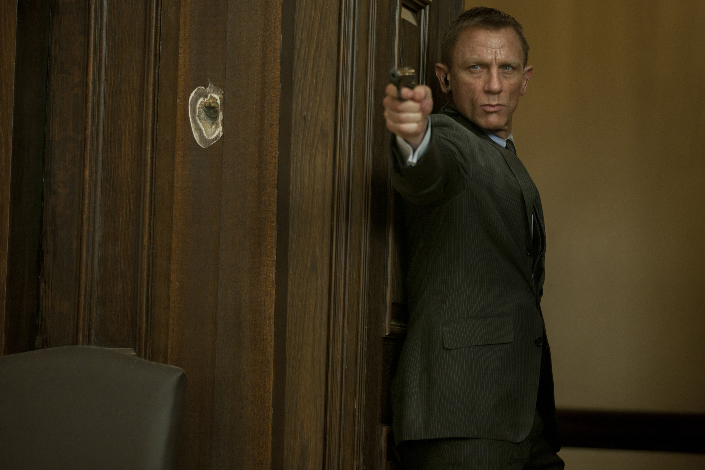 The Actor - James Bond Daniel Craig Ppk - HD Wallpaper 