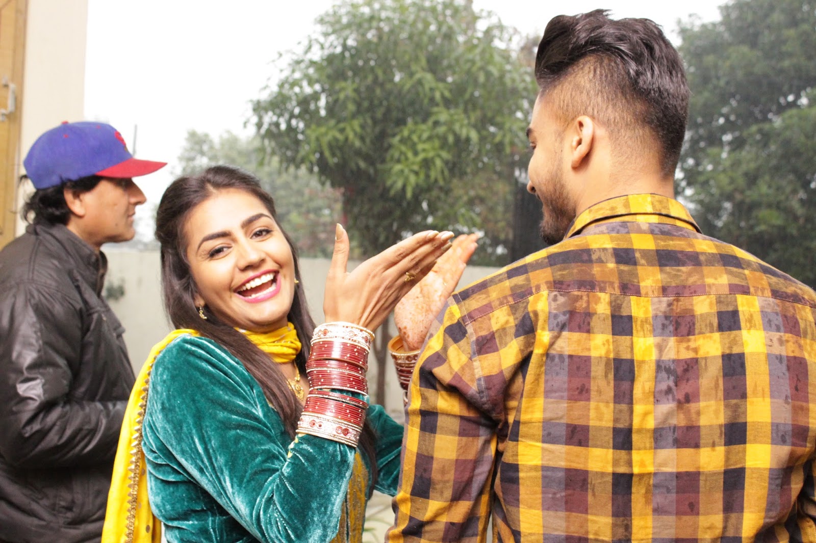 Ravneet Hd Wallpapers - Ravneet Singh Real Wife - HD Wallpaper 