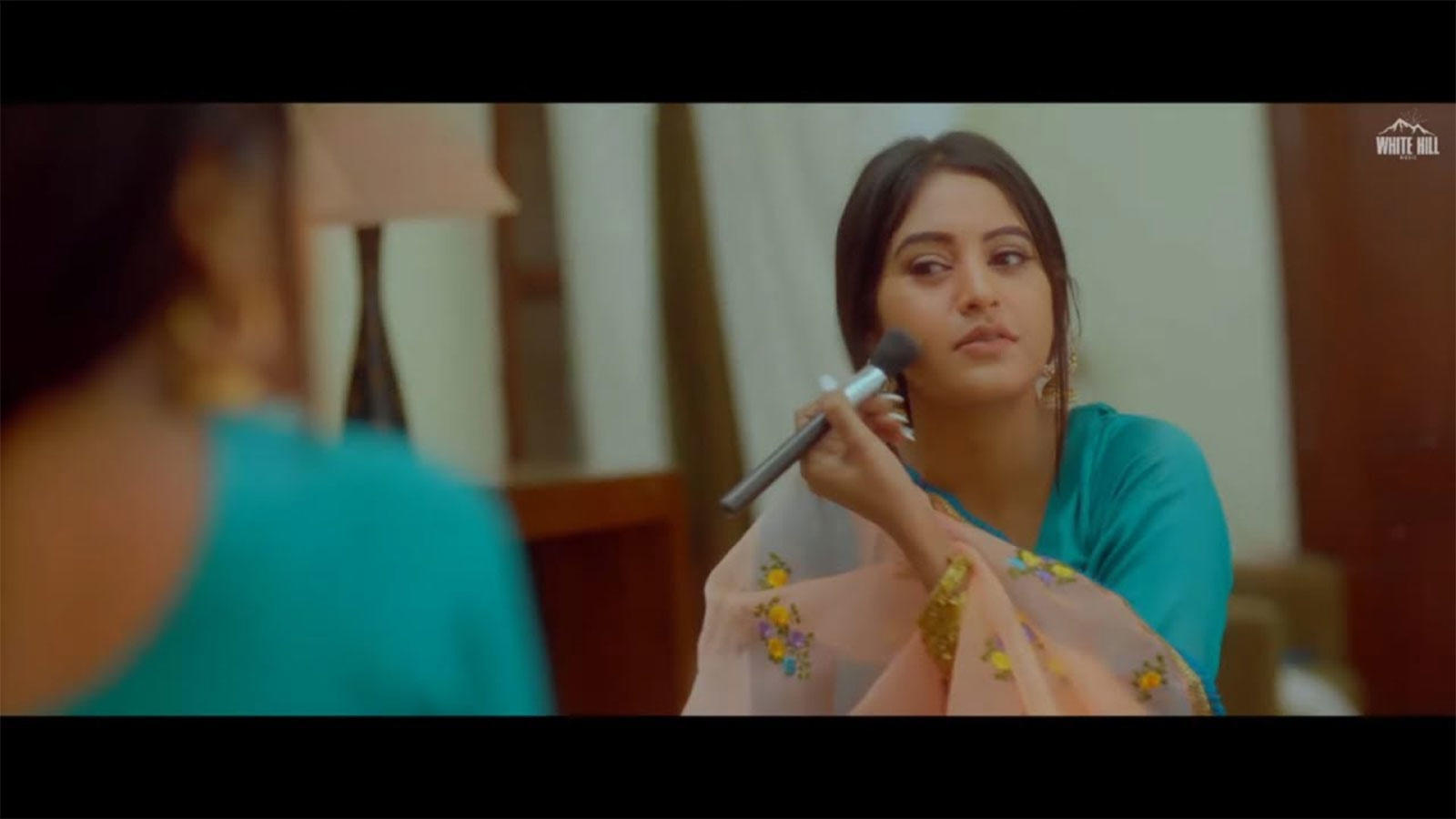 Baani Sandhu 8 Parche - HD Wallpaper 