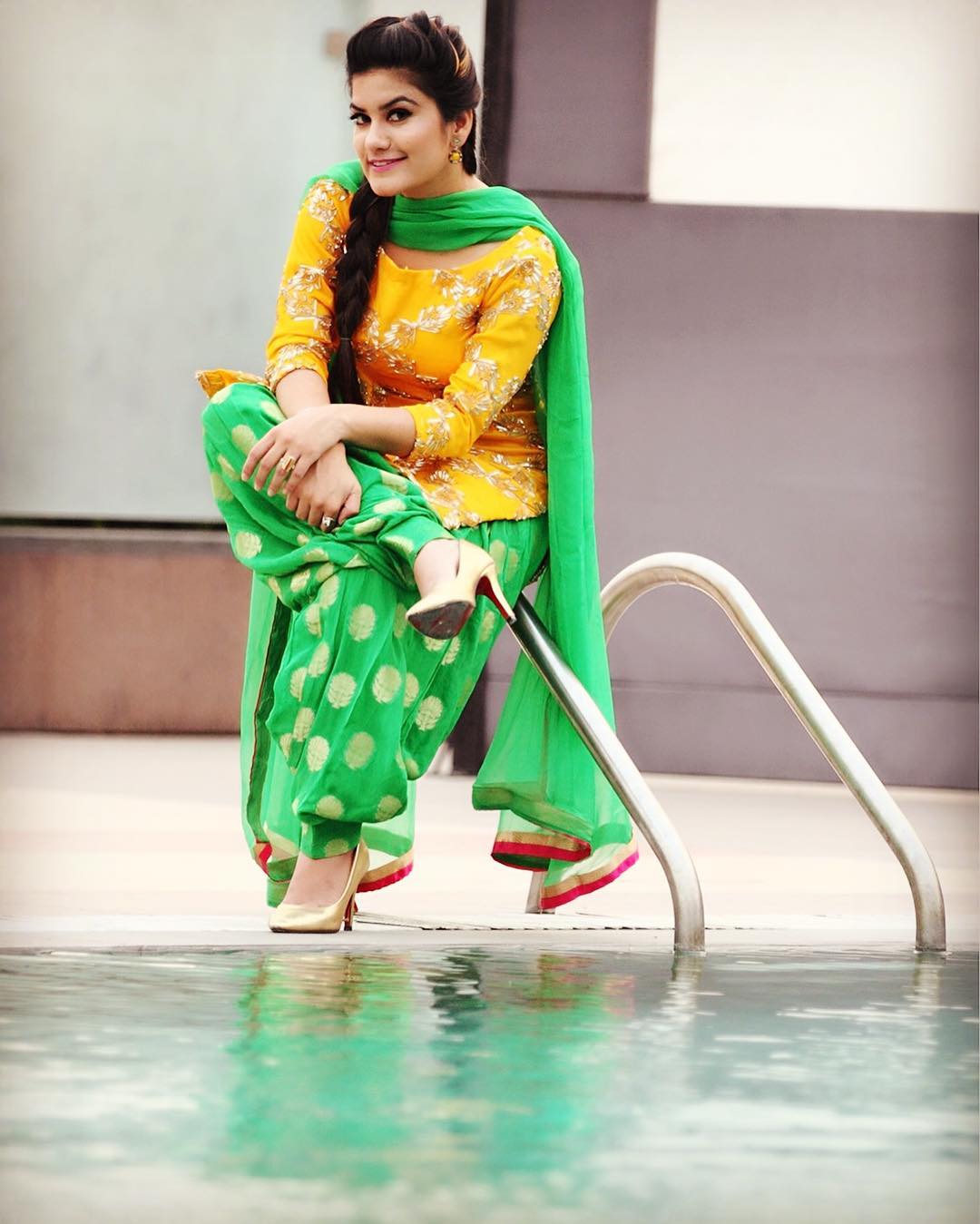 Beautiful Kaur B Hd Wallpaper In Punjabi Suit Green - Kaur B Height In Feet  - 1080x1349 Wallpaper 
