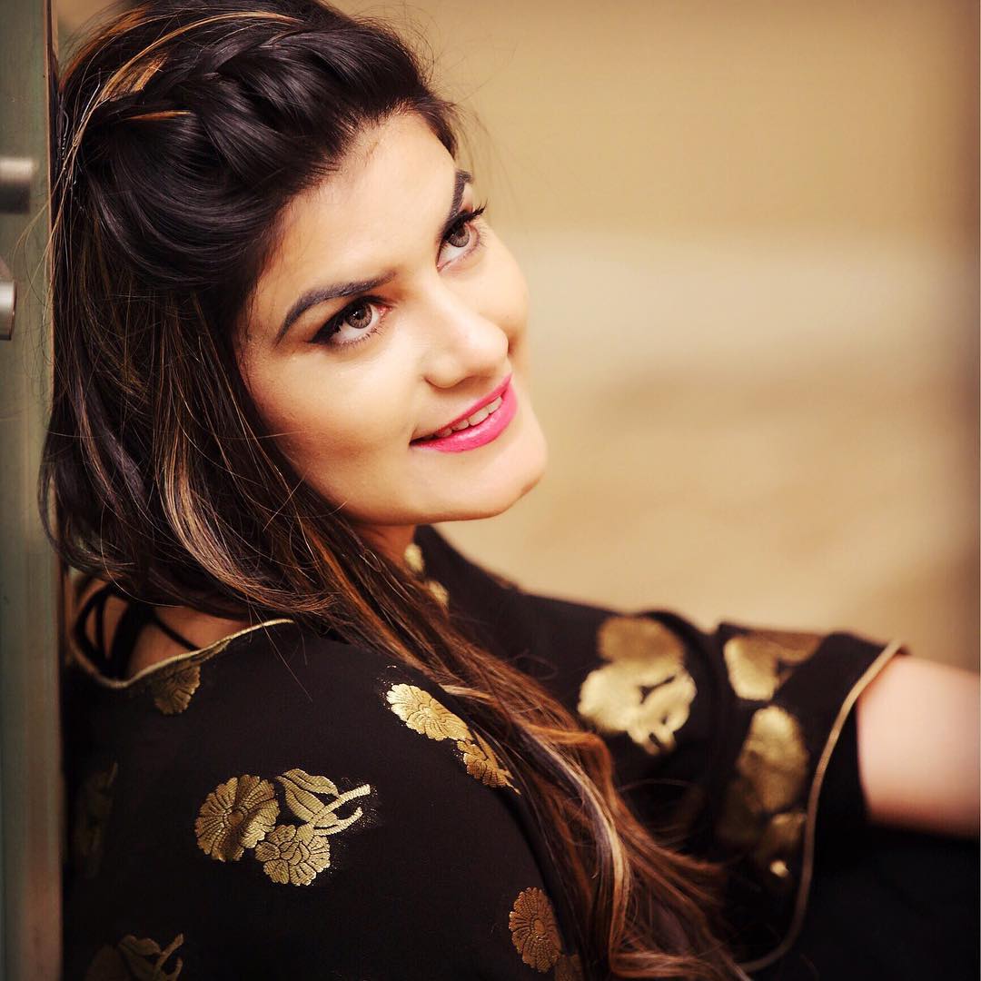 Beautiful Kaur B Best Punjabi Singer Wallpapers - Kaur B Hd Pic Download - 1080x1080 Wallpaper Beautiful Kaur B Best Punjabi Singer Wallpapers - Kaur B Hd Pic Download - 1080x1080 Wallpaper