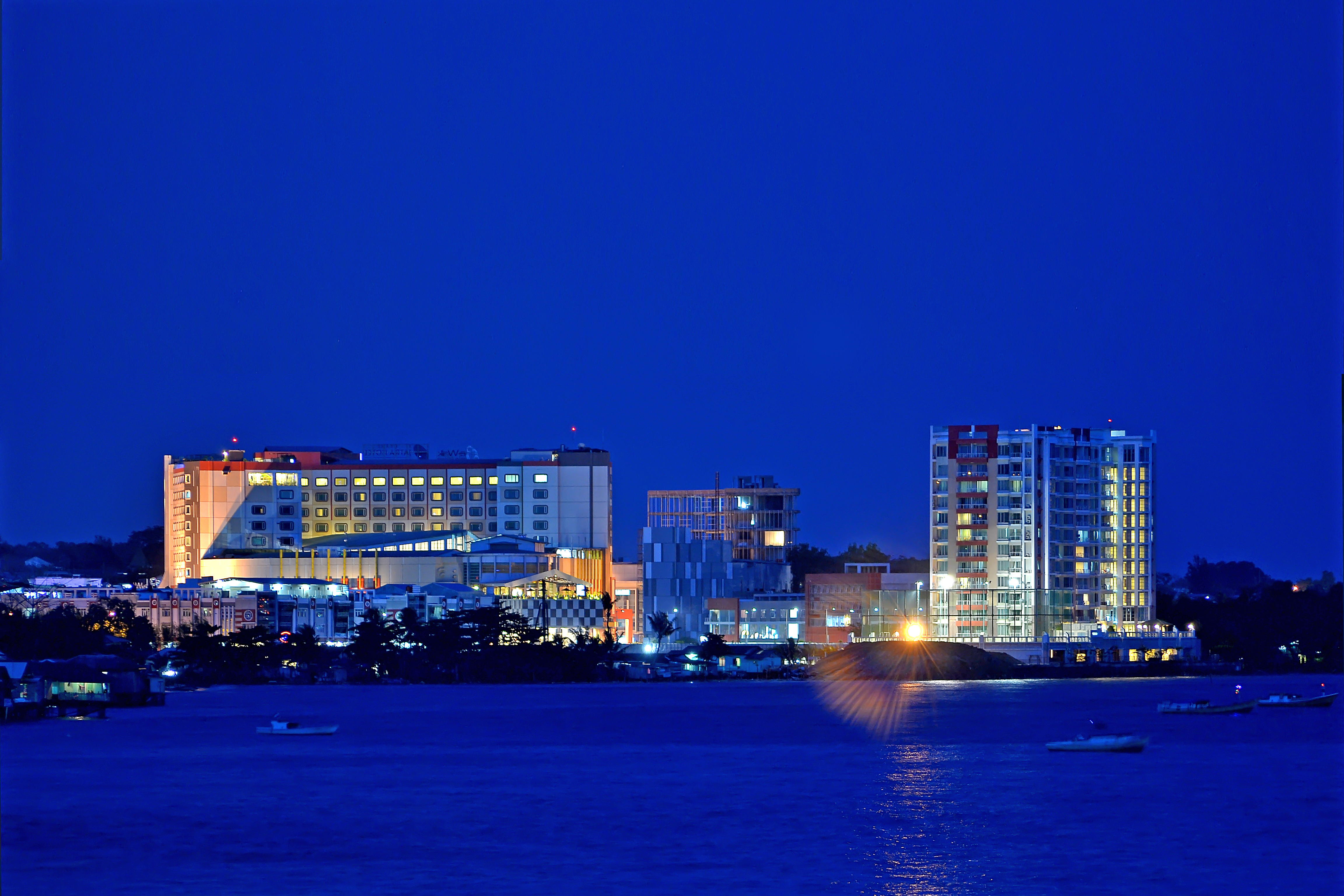 [pic] Balikpapan Kota Paling Cantik Yang Dicintai Di - Metropolitan Area - HD Wallpaper 