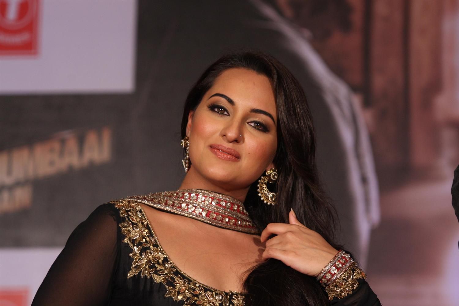 Sonakshi Sinha Full Images Hd - HD Wallpaper 