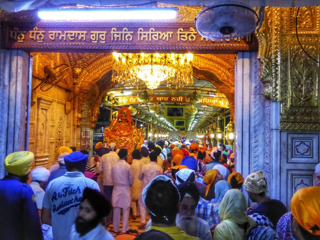 Ceremony Putting The Holy Book To Bed At The Golden - Decoration - HD Wallpaper 