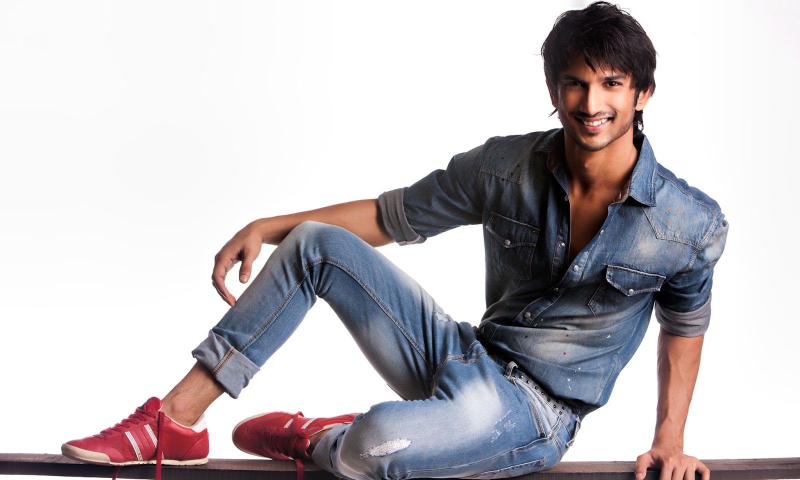 Sushant Singh Rajput Blue - HD Wallpaper 