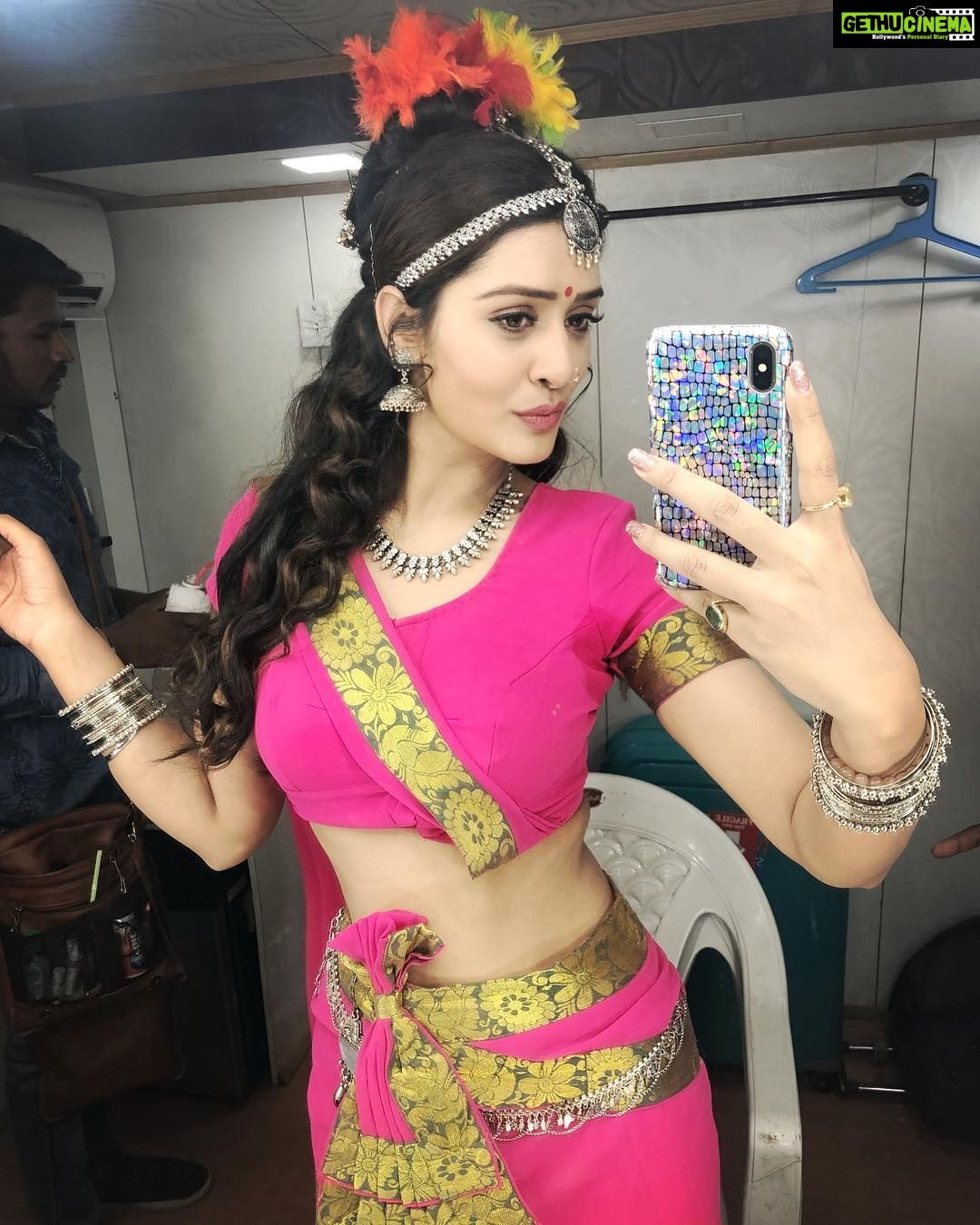 Payal Rajput In Ntr Kathanayakudu - HD Wallpaper 
