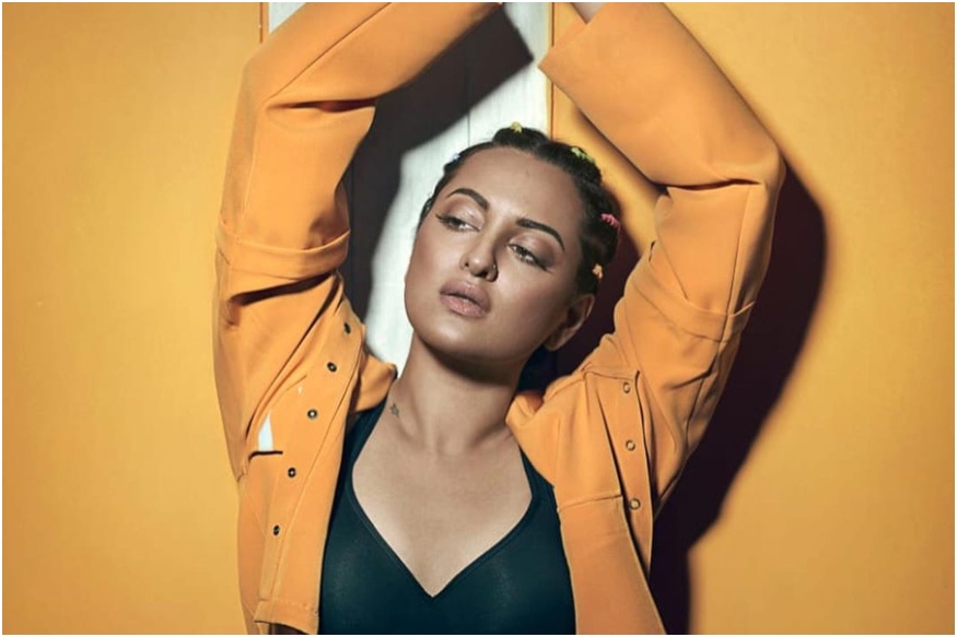 Sonakshi Sinha Clarifies In Cheating Case, Says Organiser - Sonakshi Sinha Hot - HD Wallpaper 