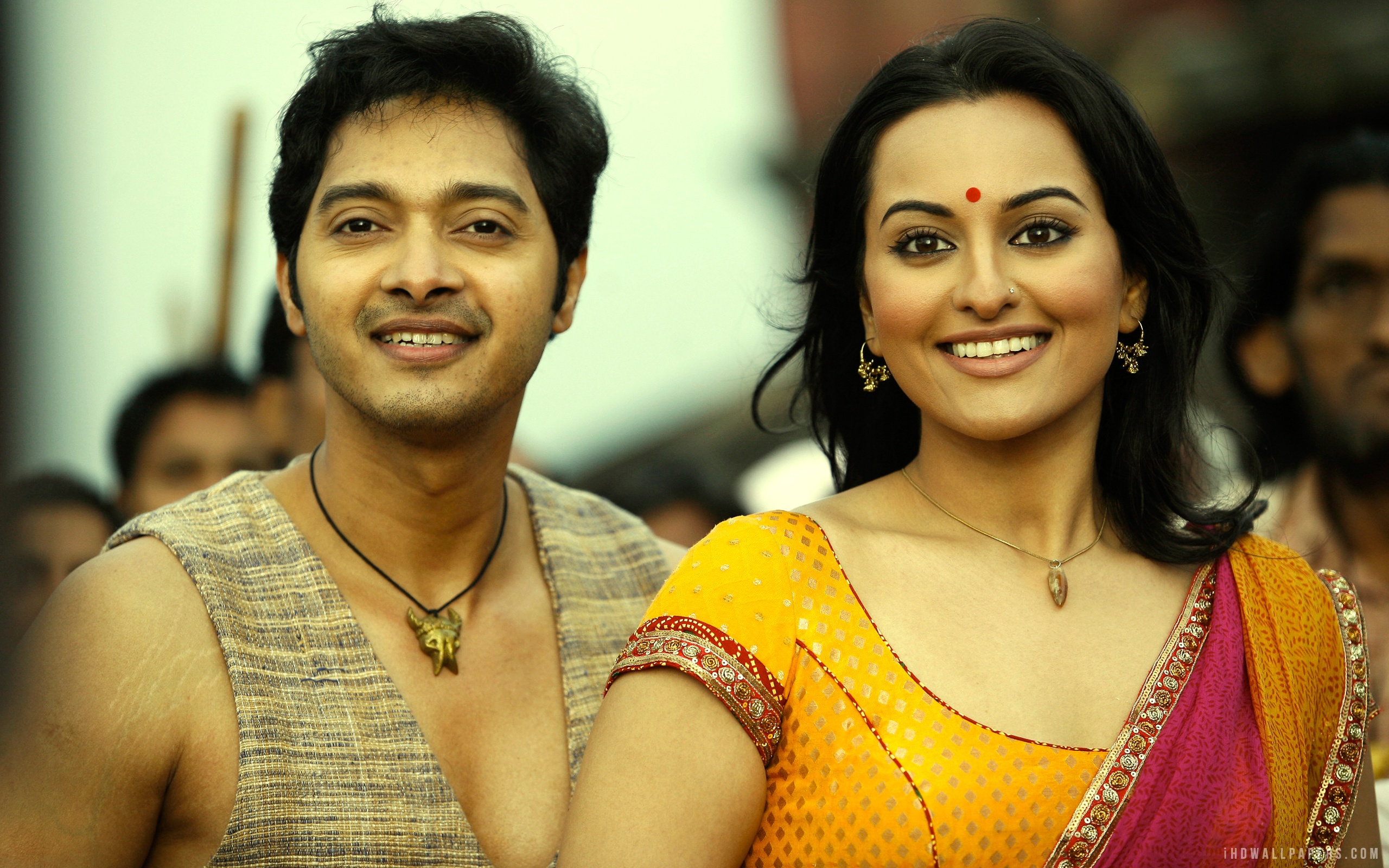 Sonakshi Sinha Saree Hot - 2560x1600 Wallpaper Sonakshi Sinha Saree Hot - 2560x1600 Wallpaper