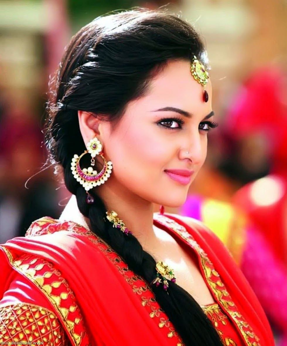 Sonakshi Ke Wallpaper - HD Wallpaper 