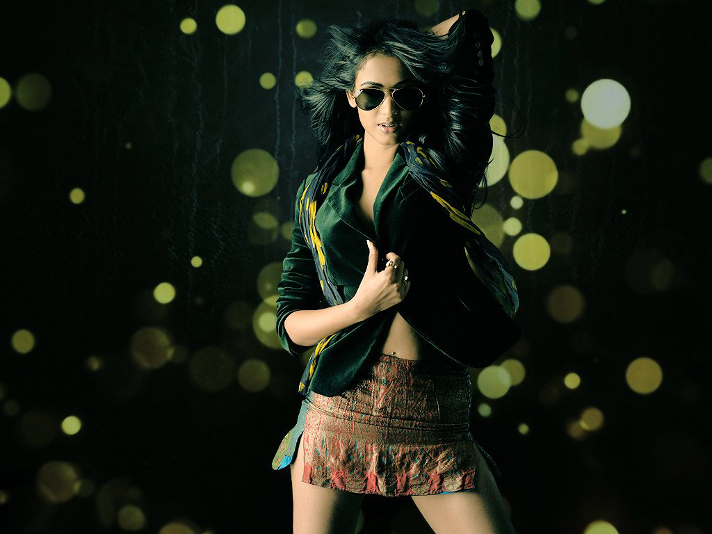 Sonal Chauhan Stunning Hd Wallpapers - Full Hd Light Effect Background - HD Wallpaper 