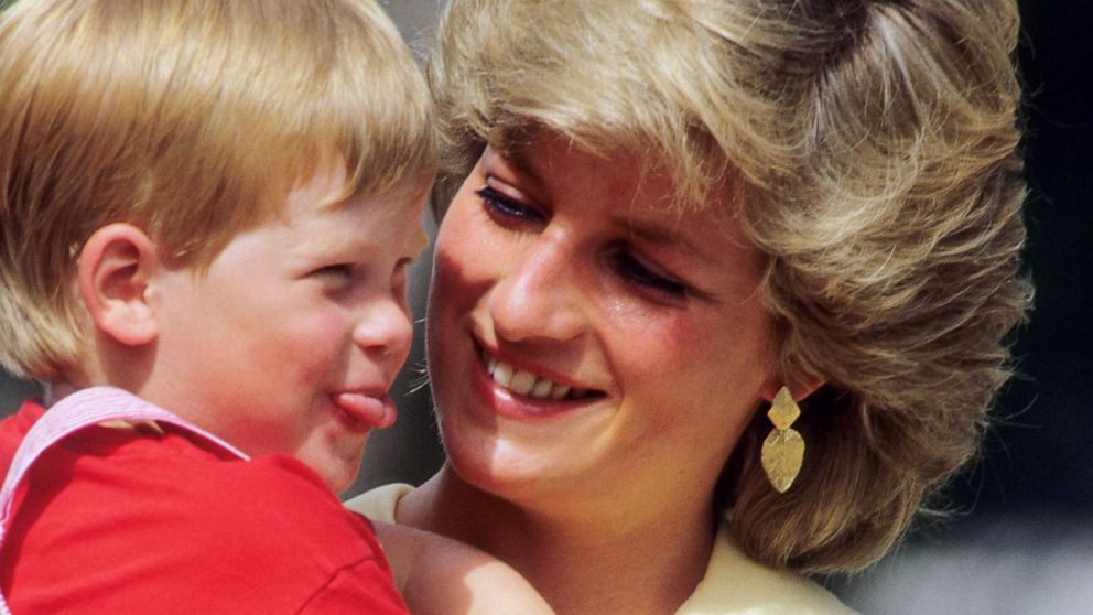 Young Prince Harry Baby - HD Wallpaper 