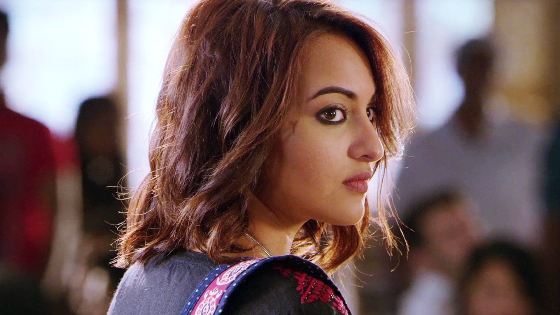 Sonakshi Sinha In Akira - Sonakshi Sinha Akira Movie - HD Wallpaper 