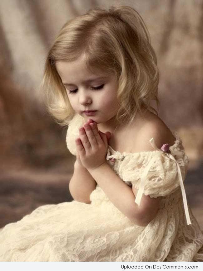 Cute Sad Baby Pics For Whatsapp Display Picture - Praying Child - HD Wallpaper 
